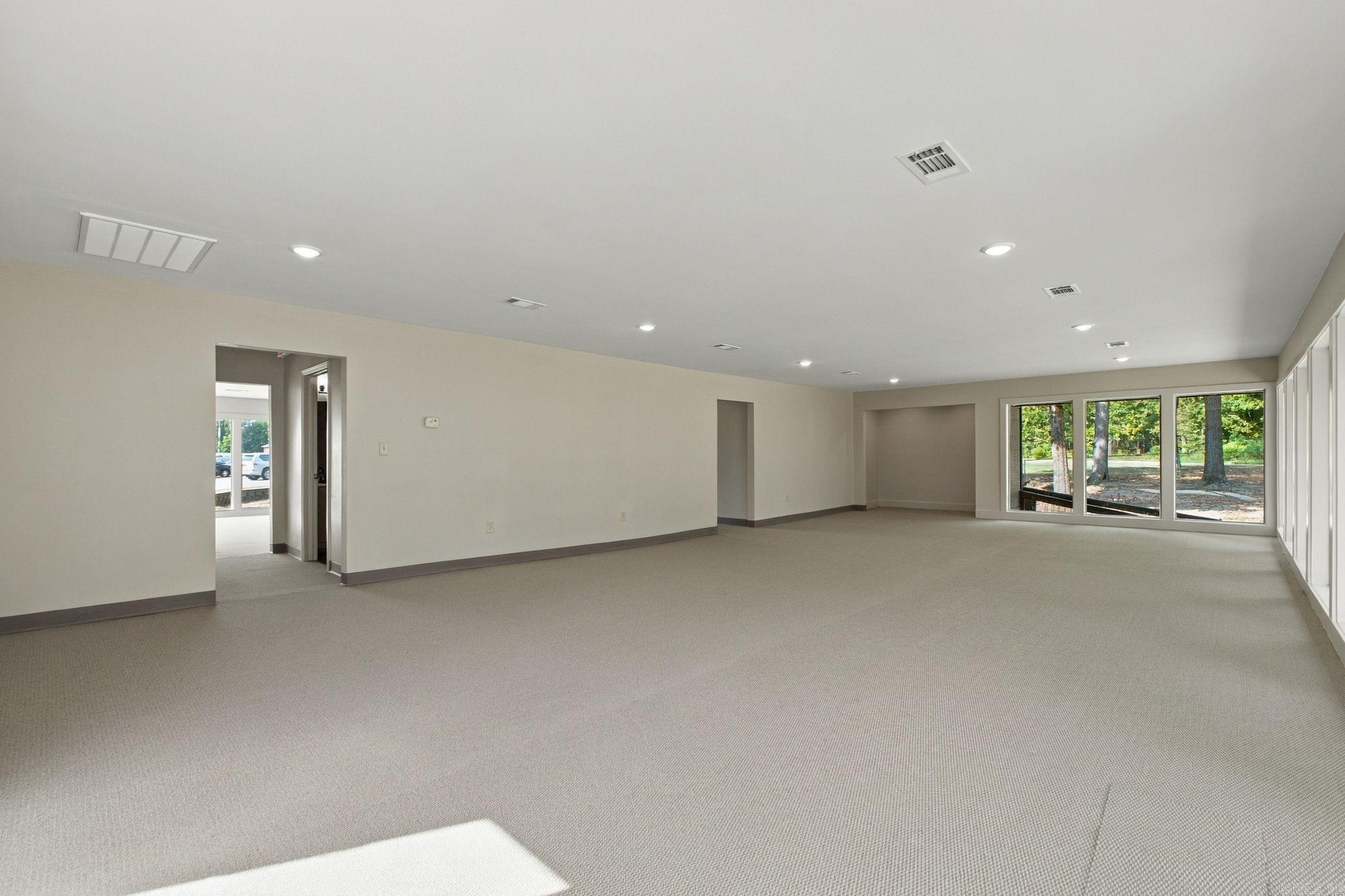 2401 Wildwood Avenue Property Photo 5