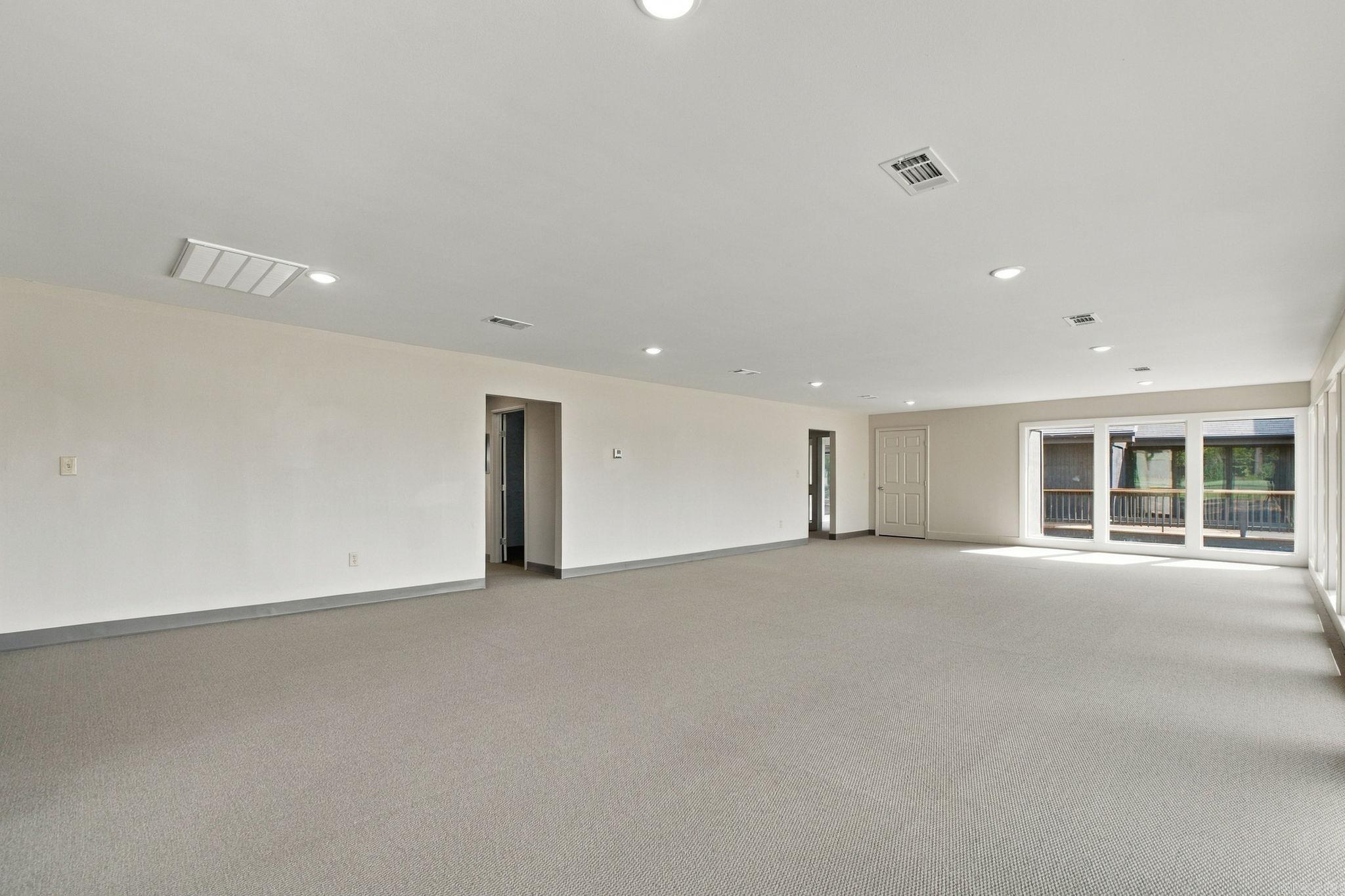 2401 Wildwood Avenue Property Photo 7