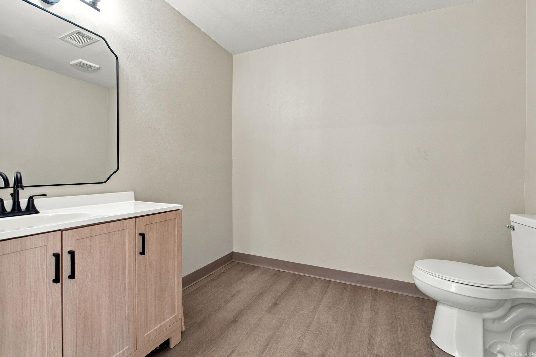 2401 Wildwood Avenue Property Photo 10
