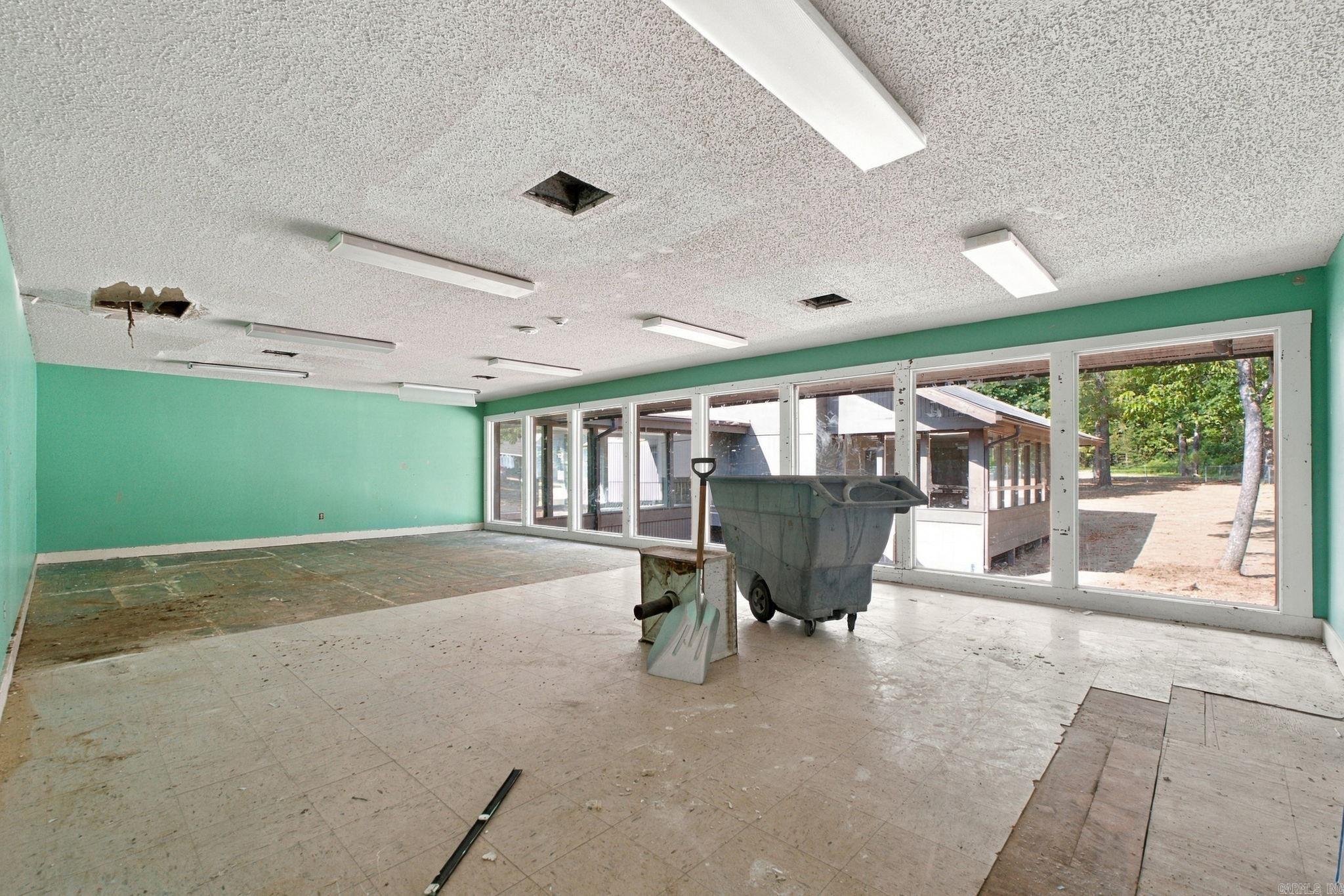 2401 Wildwood Avenue Property Photo 19