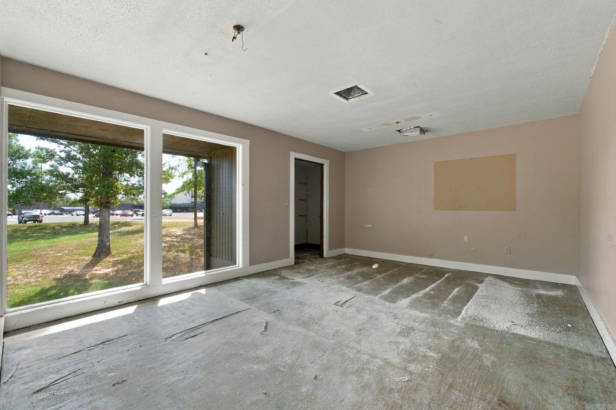 2401 Wildwood Avenue Property Photo 25