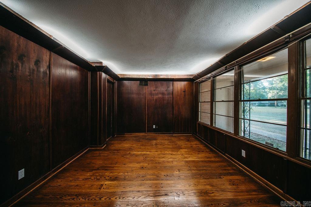 399 Louise Drive Property Photo 8