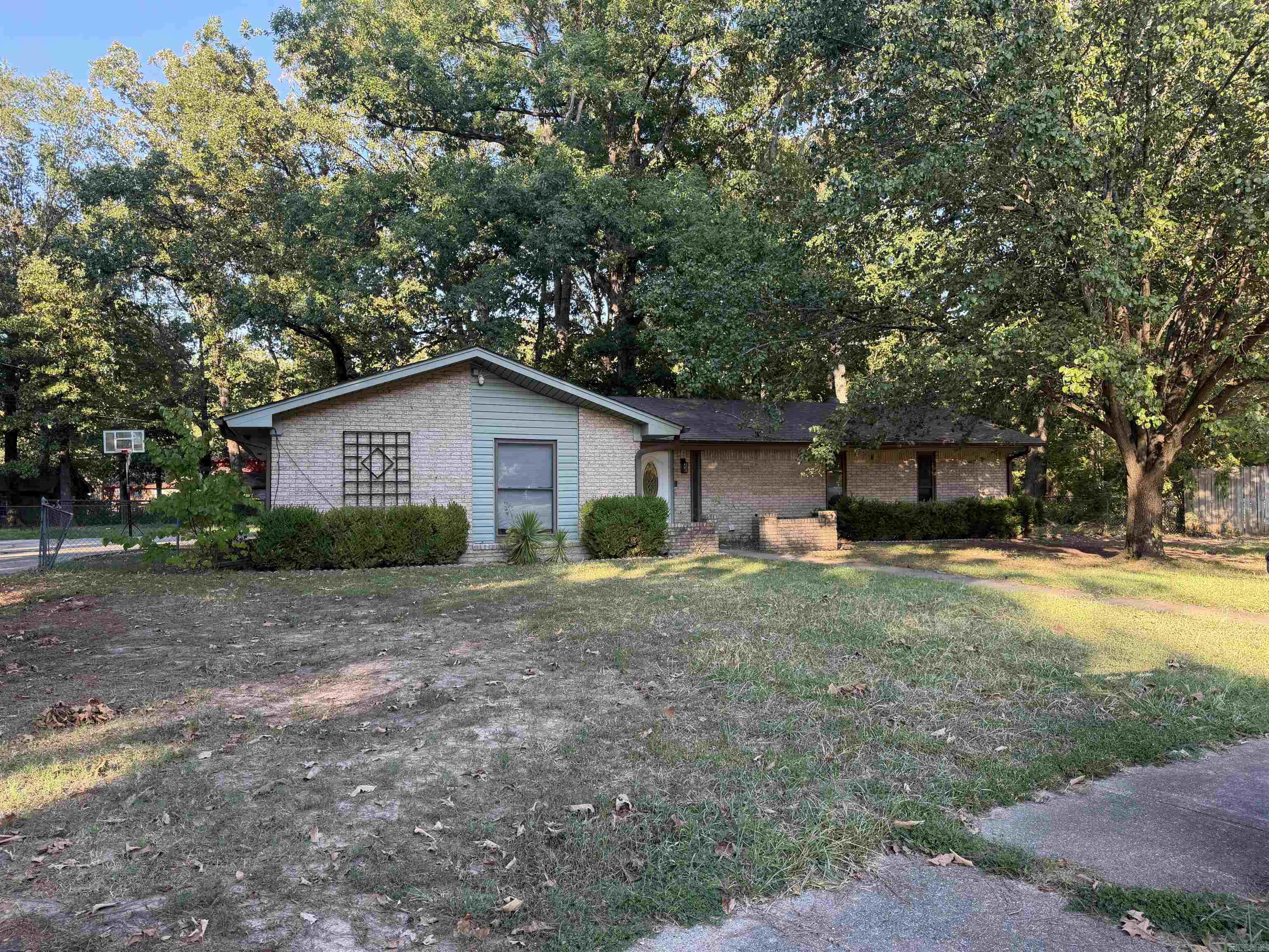 6801 White Oak Cove Property Photo 1