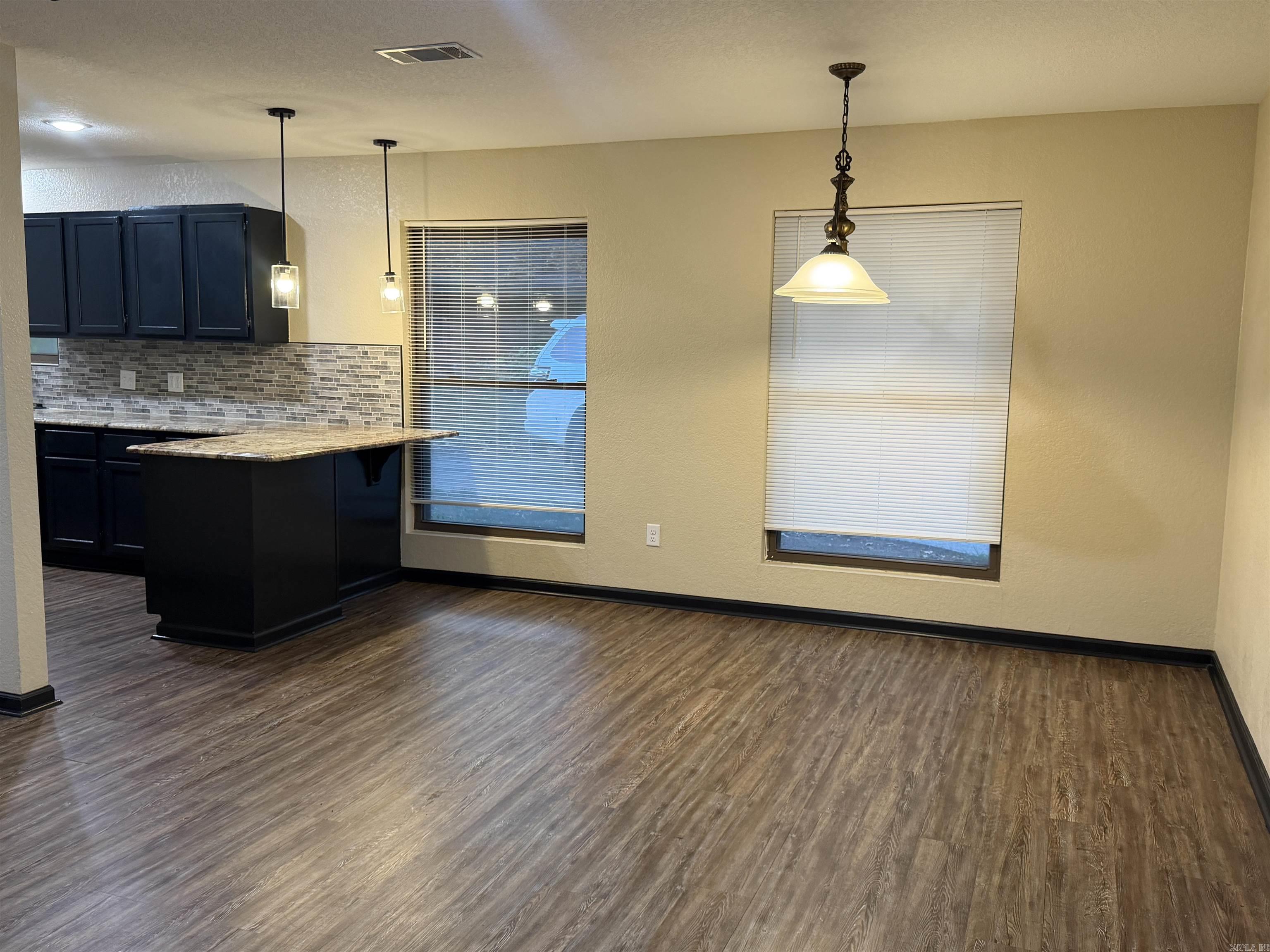 6801 White Oak Cove Property Photo 6