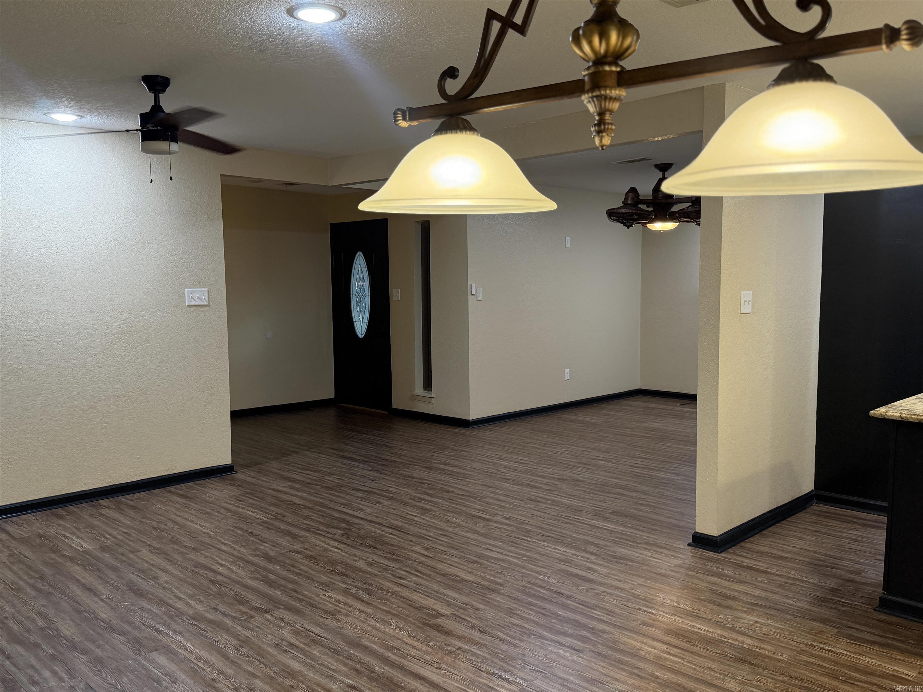 6801 White Oak Cove Property Photo 7