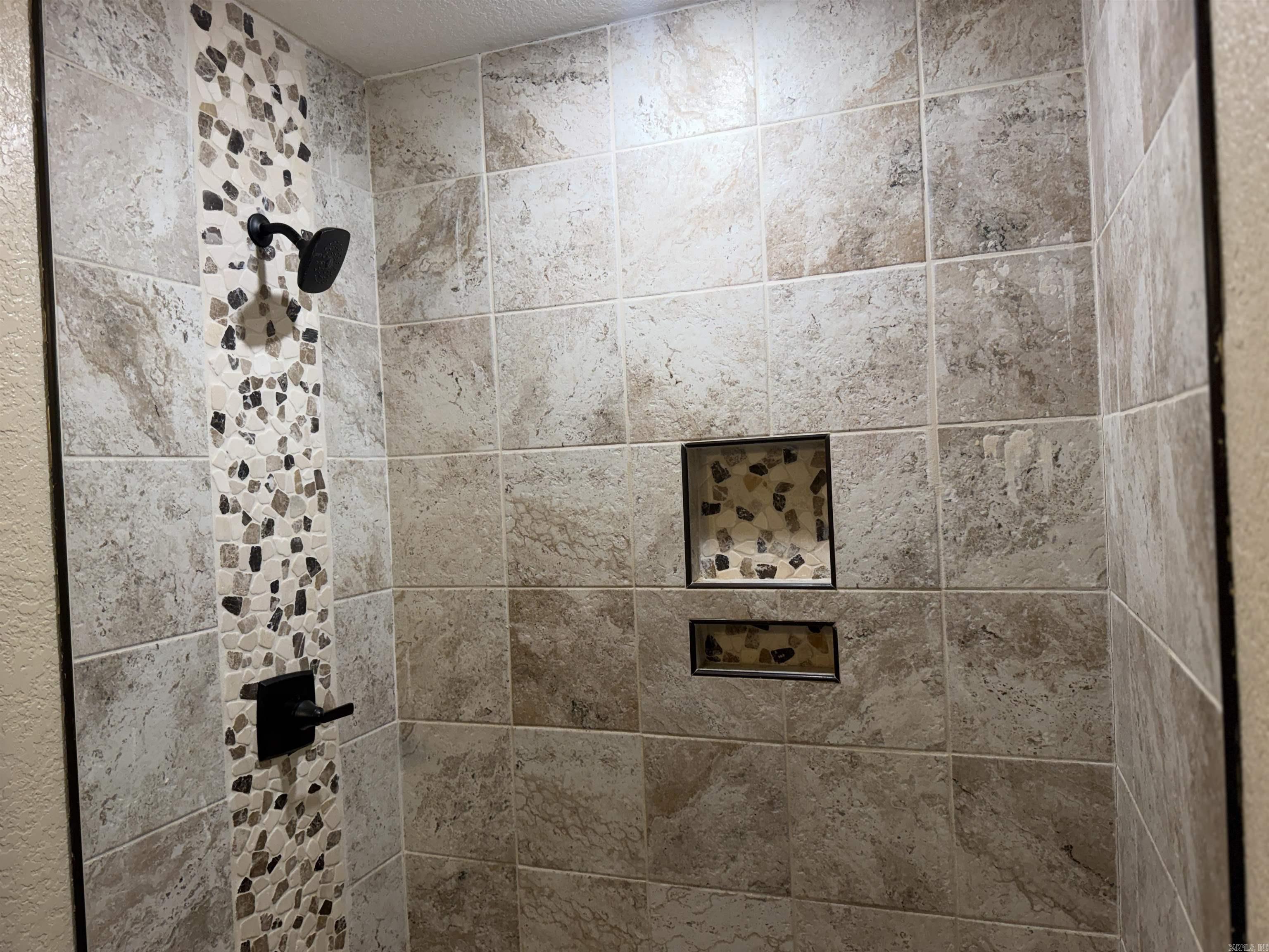 6801 White Oak Cove Property Photo 13