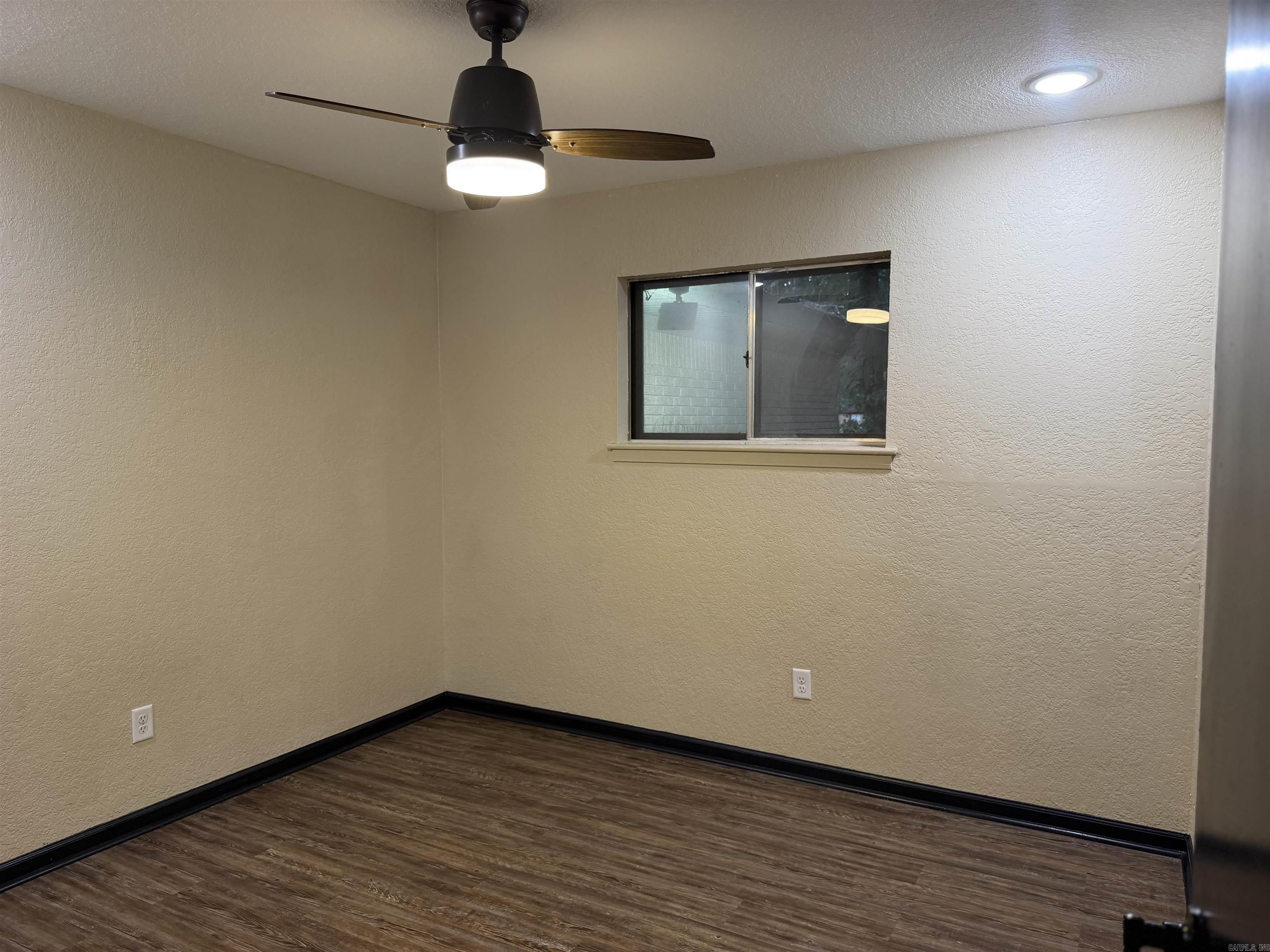 6801 White Oak Cove Property Photo 18