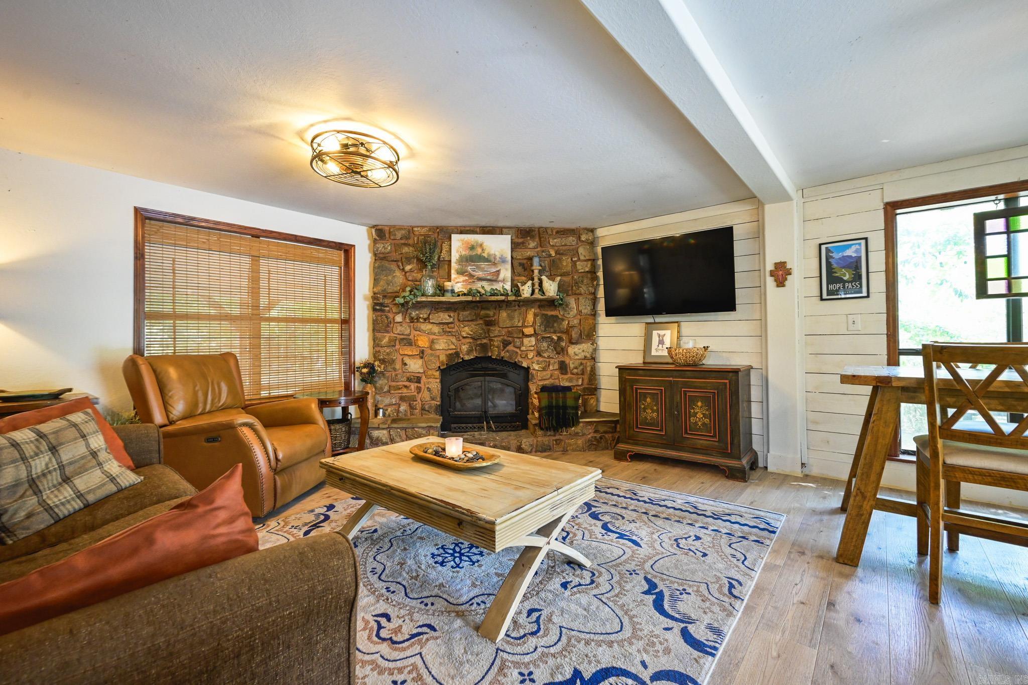 156 River Ln Property Photo 22