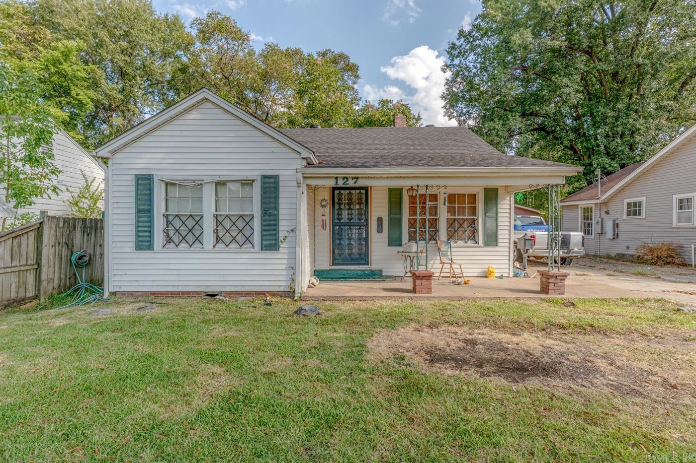 127 W Danner Avenue Property Photo 1