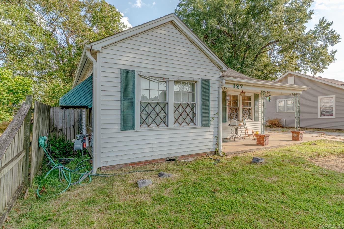 127 W Danner Avenue Property Photo 3