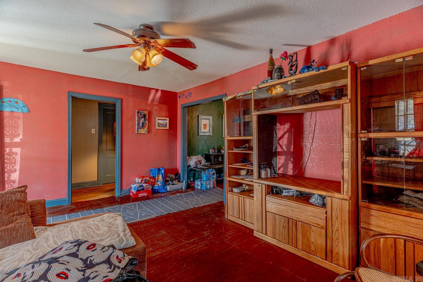 127 W Danner Avenue Property Photo 10