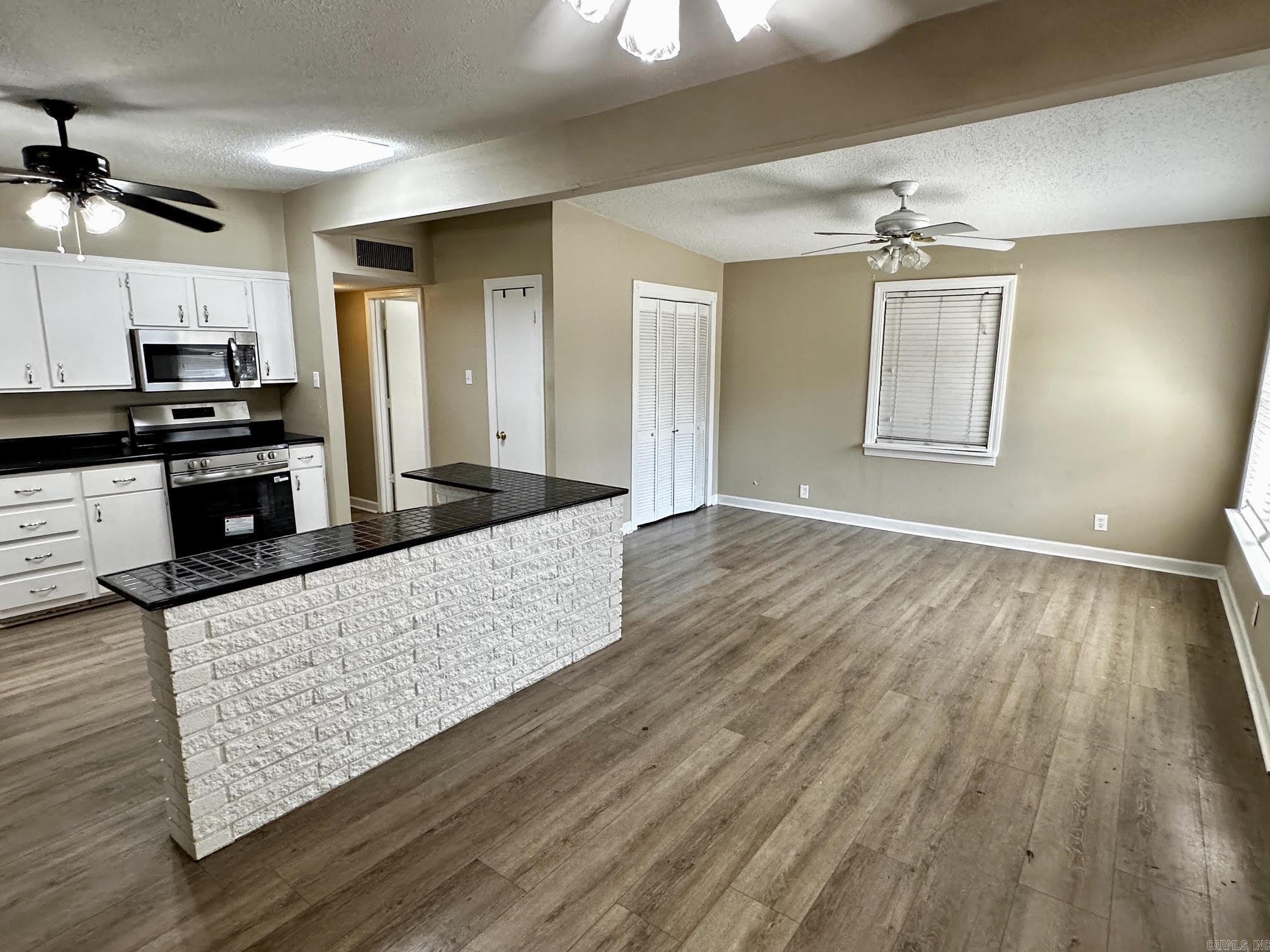 5510 W 51st Street Property Photo 2