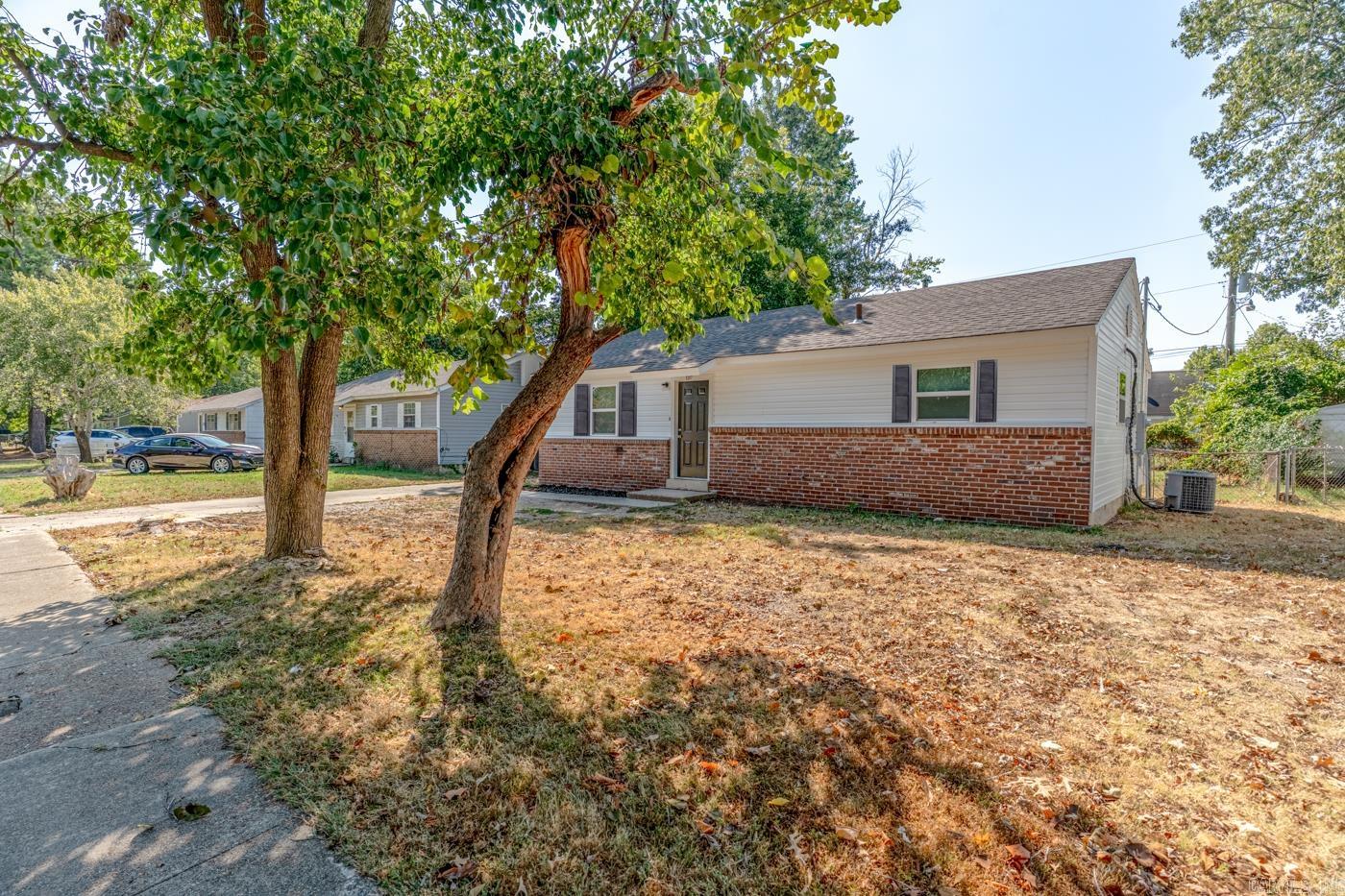 3207 Fairview Dr Property Photo 4