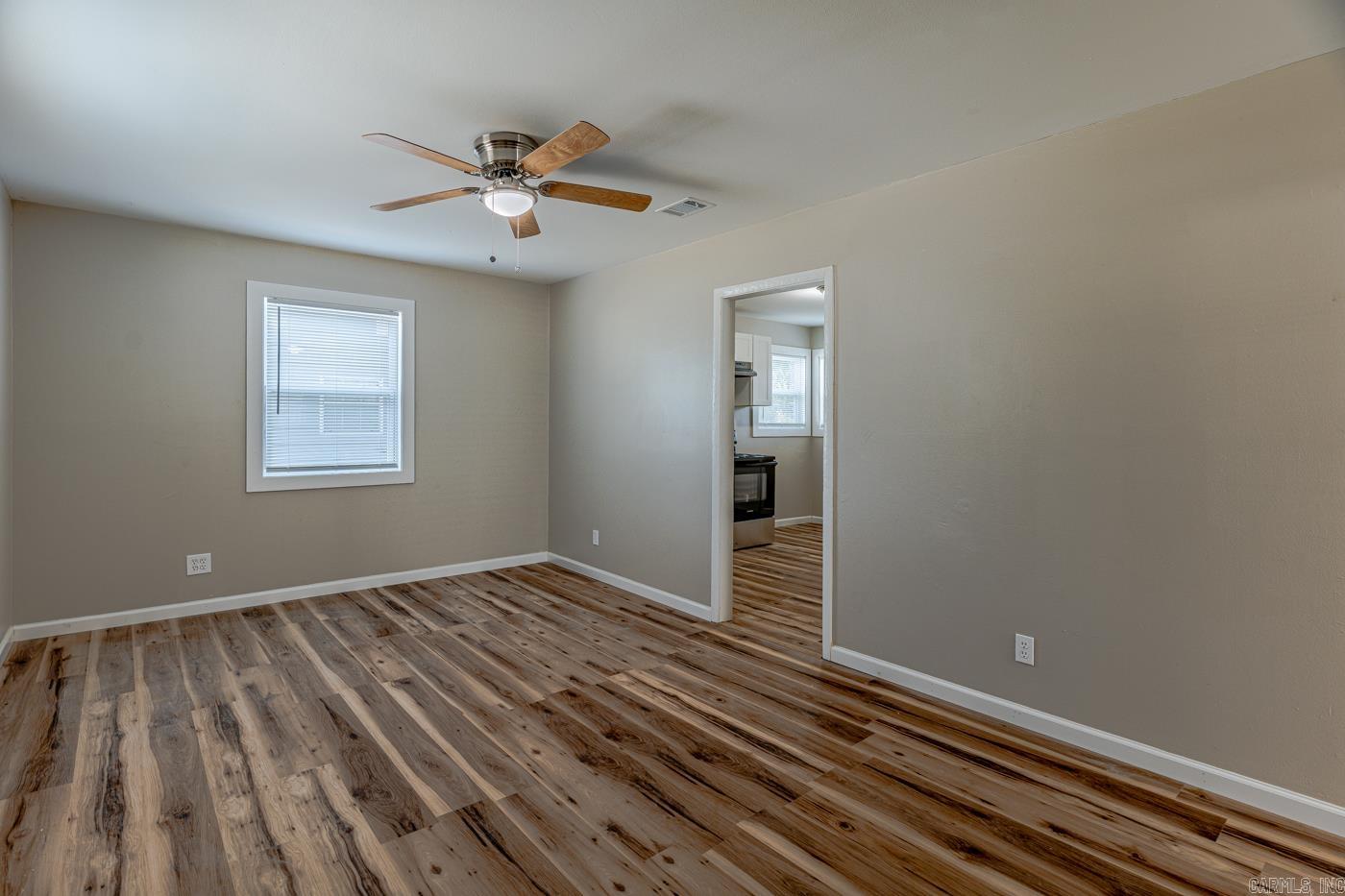 3207 Fairview Dr Property Photo 8