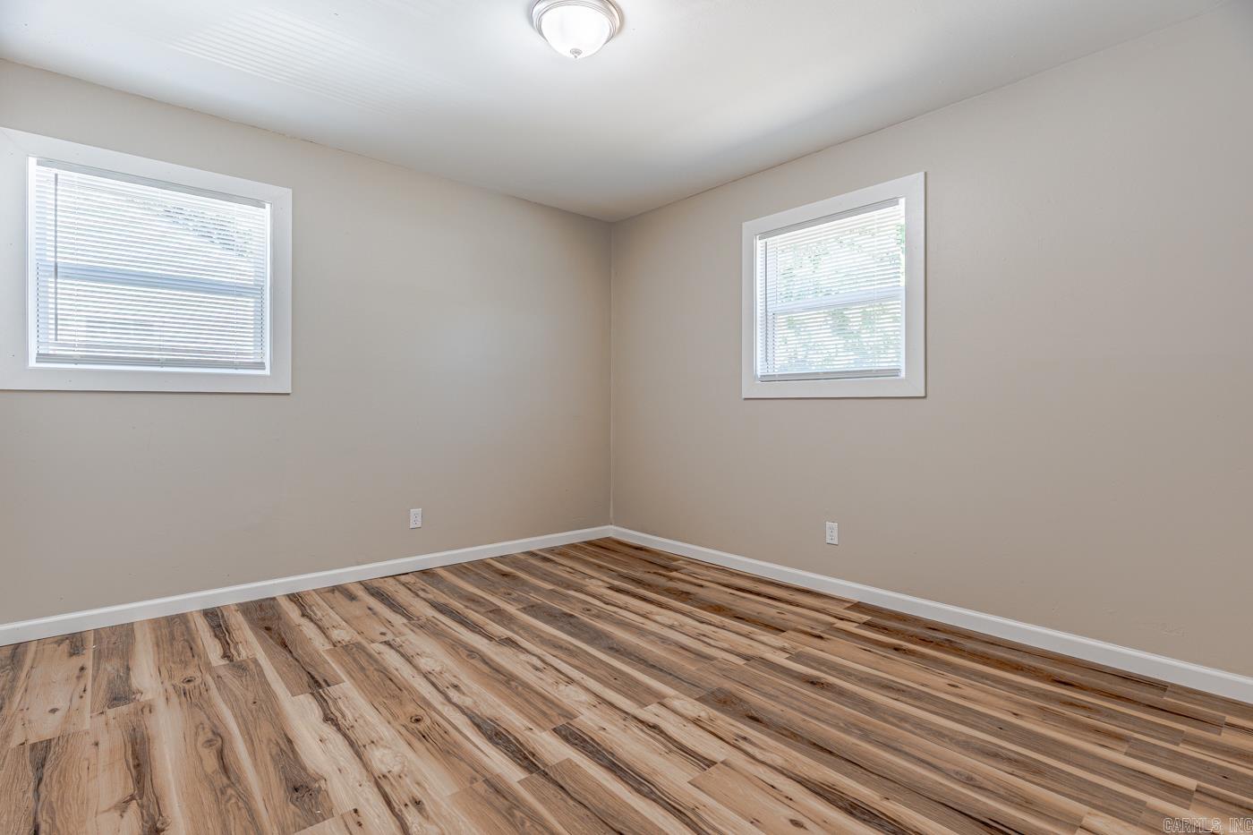 3207 Fairview Dr Property Photo 18
