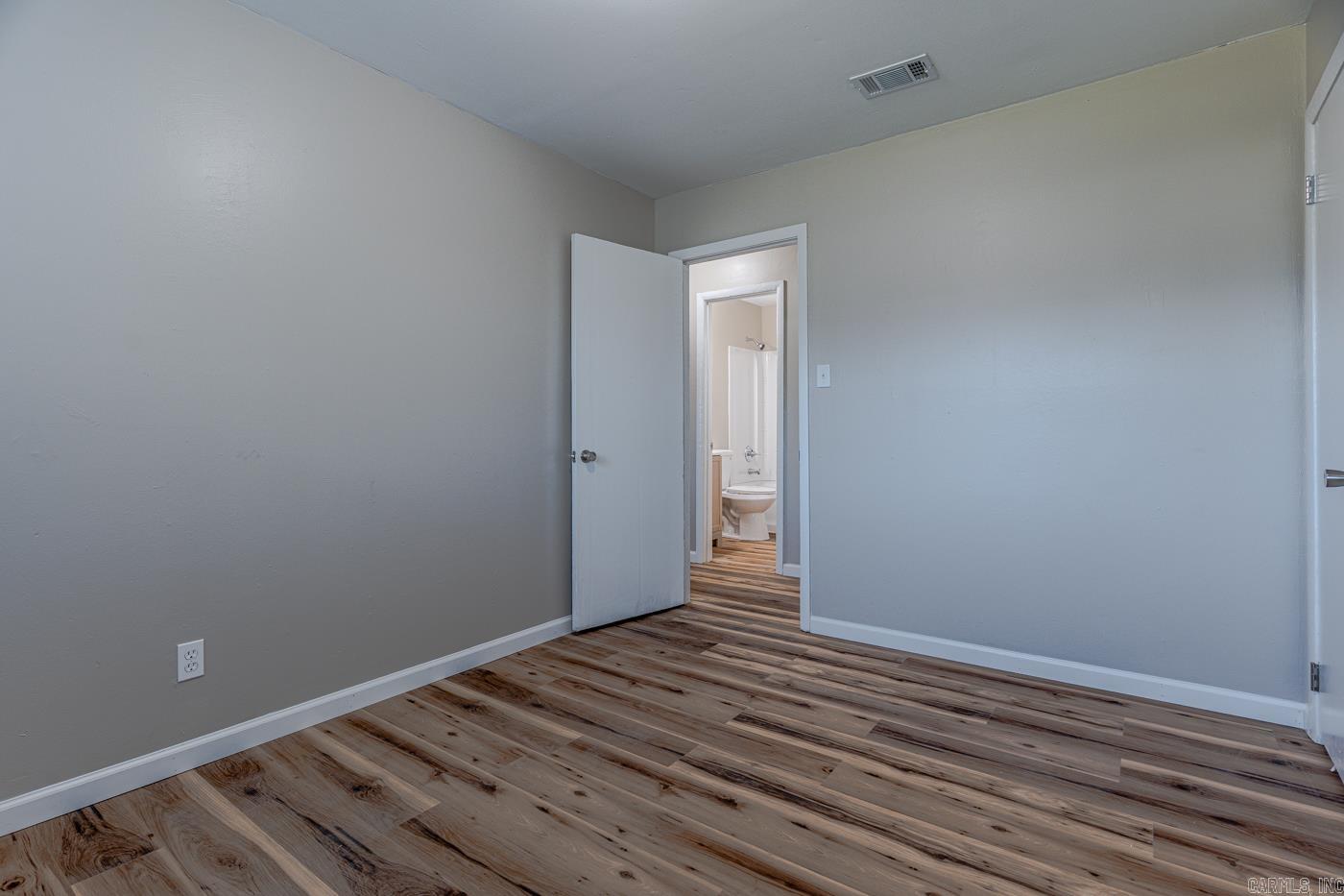 3207 Fairview Dr Property Photo 21