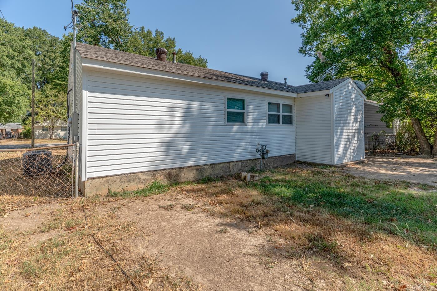 3207 Fairview Dr Property Photo 25