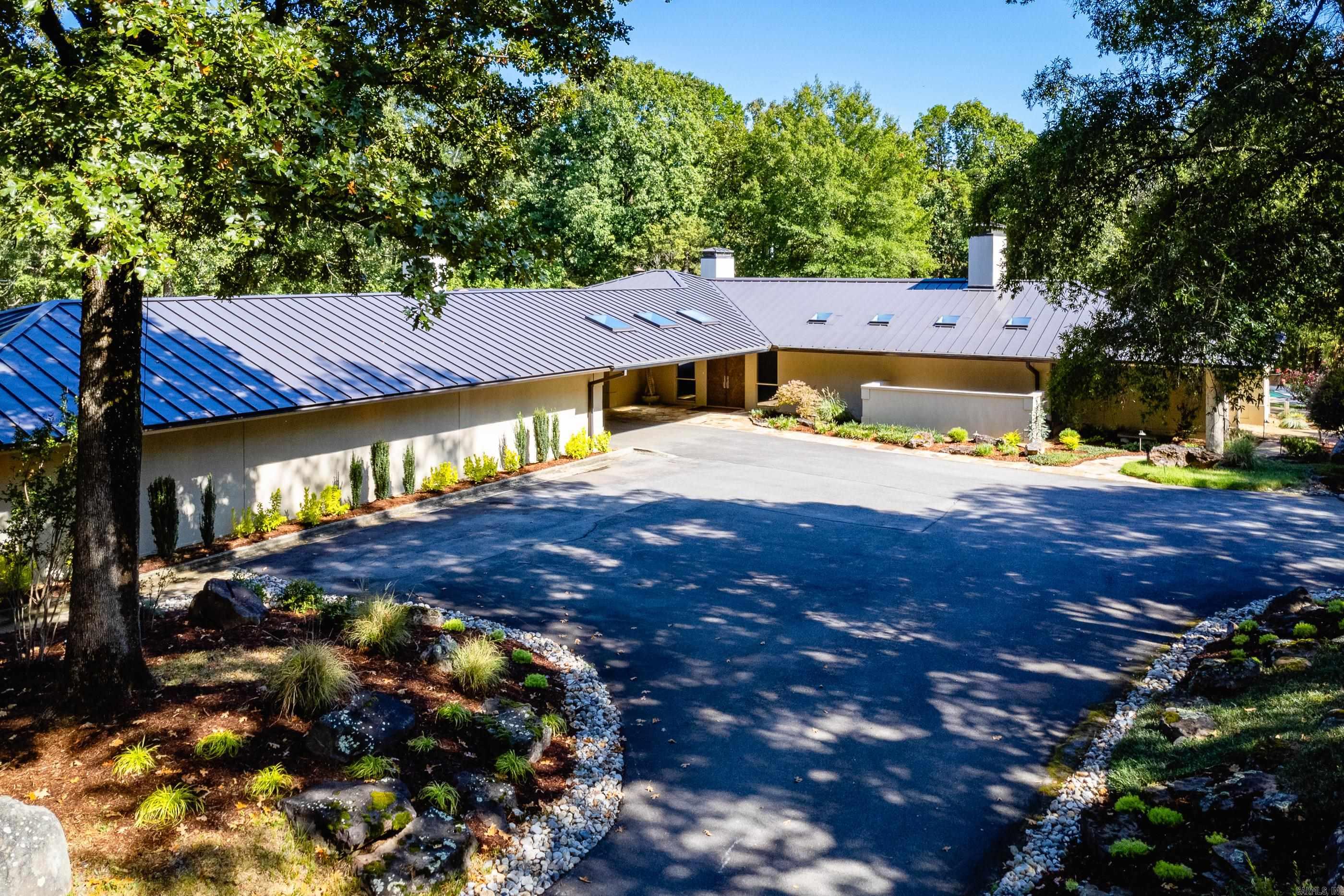 16 Iron Horse Road Property Photo 2