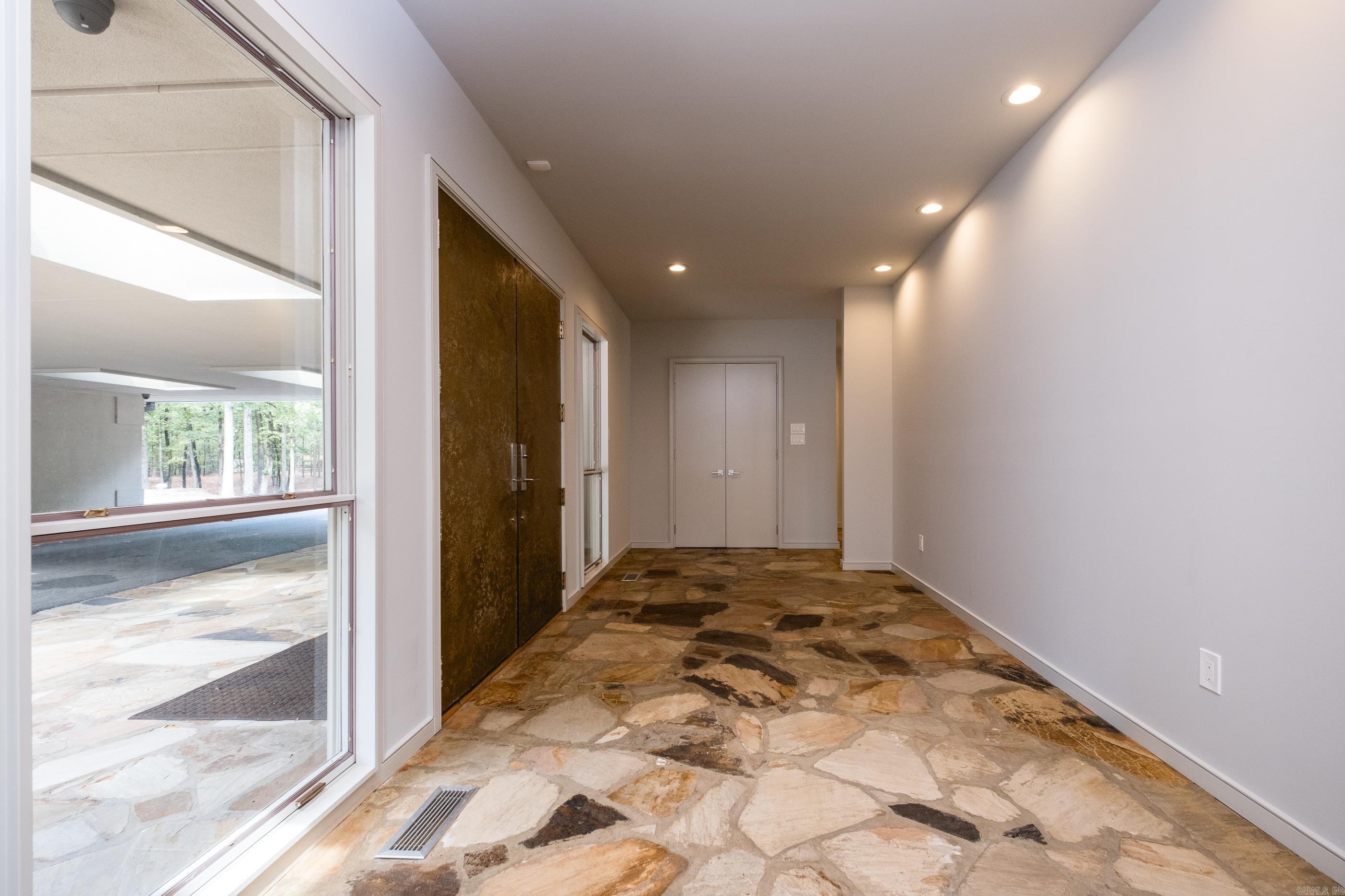 16 Iron Horse Road Property Photo 8