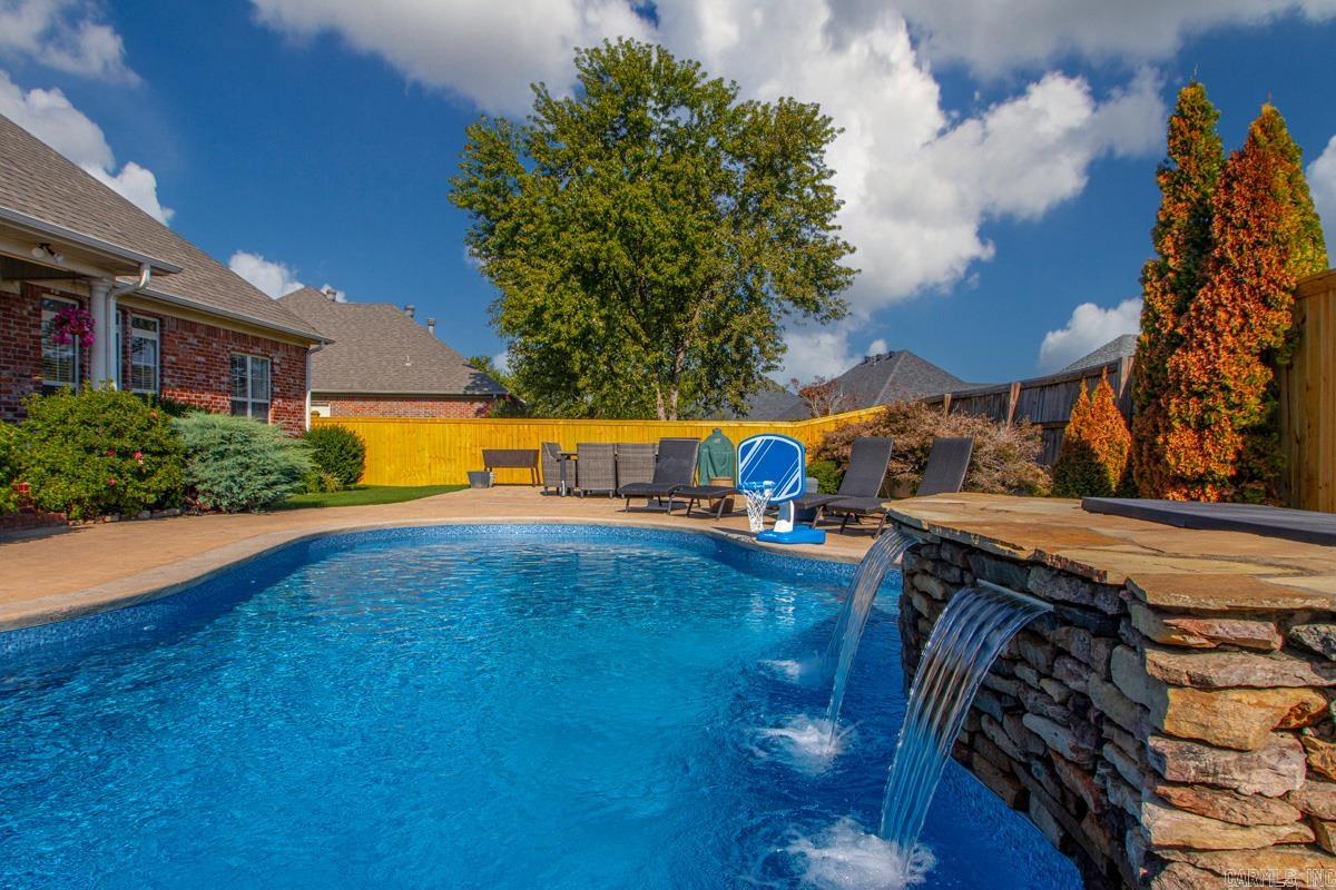 4820 Westin Park Drive Property Photo 3