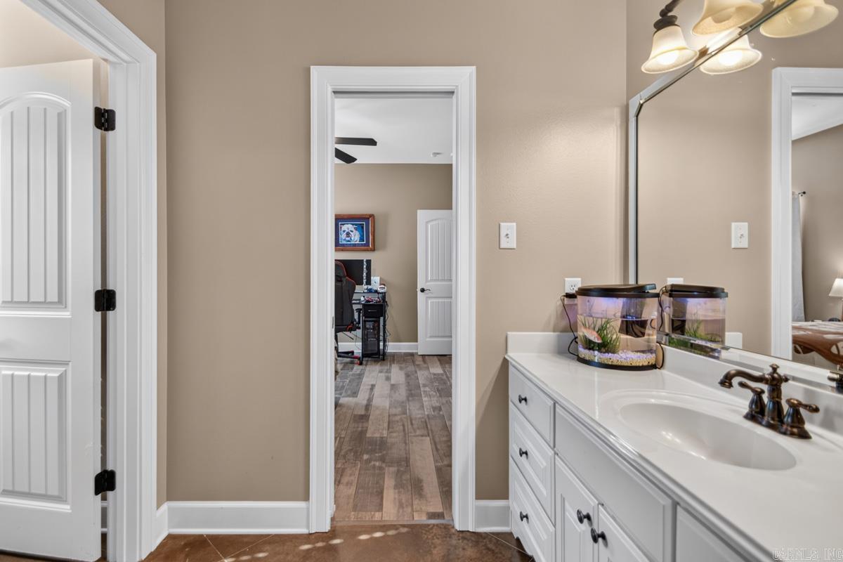 4820 Westin Park Drive Property Photo 28