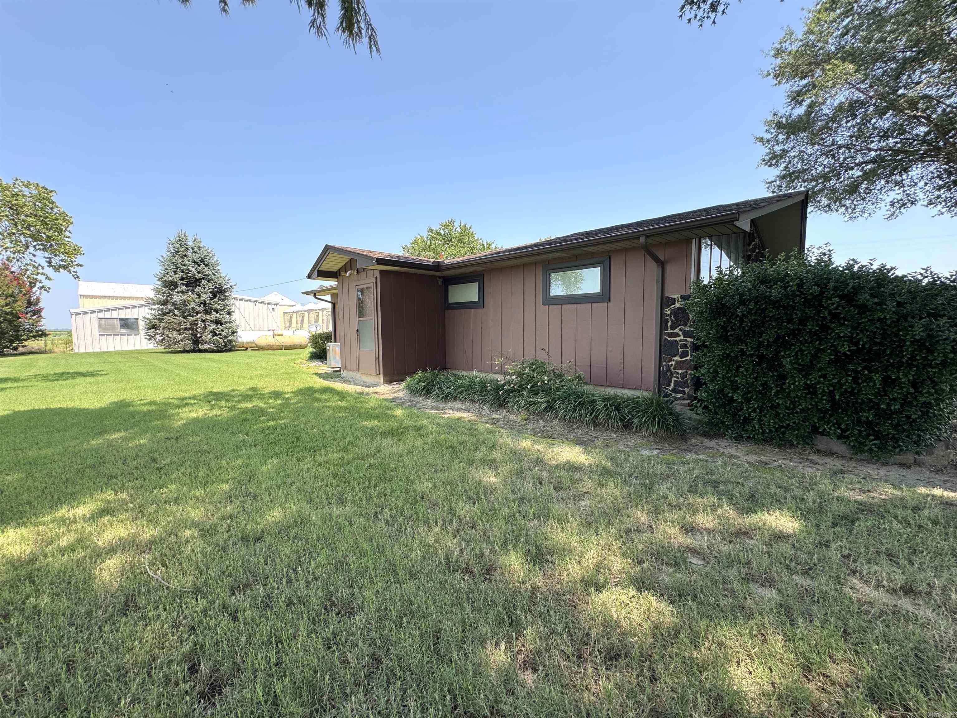 12695 Highway 90 Highway Property Photo 9