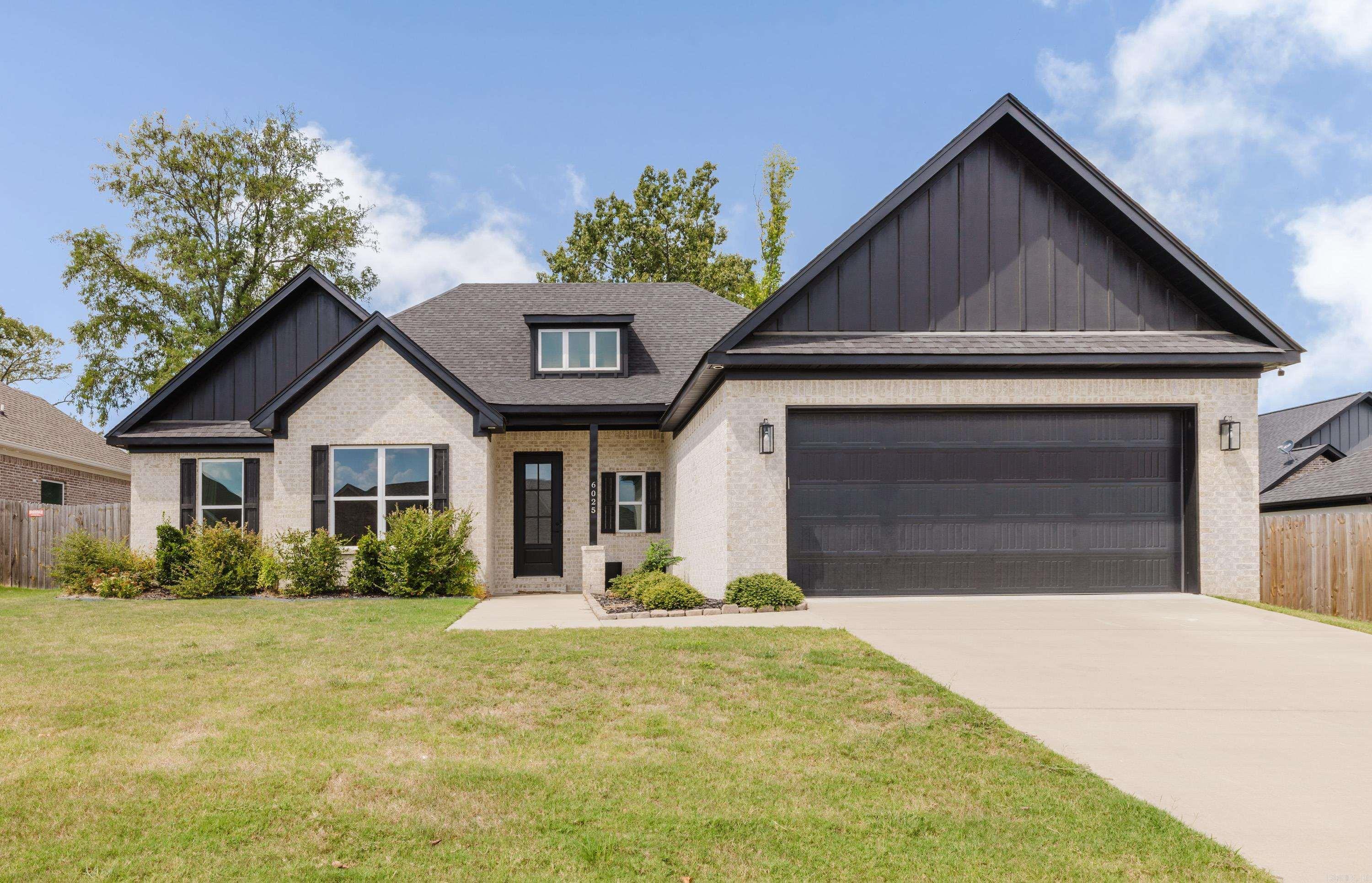 6025 Coral Ridge Drive Property Photo 1