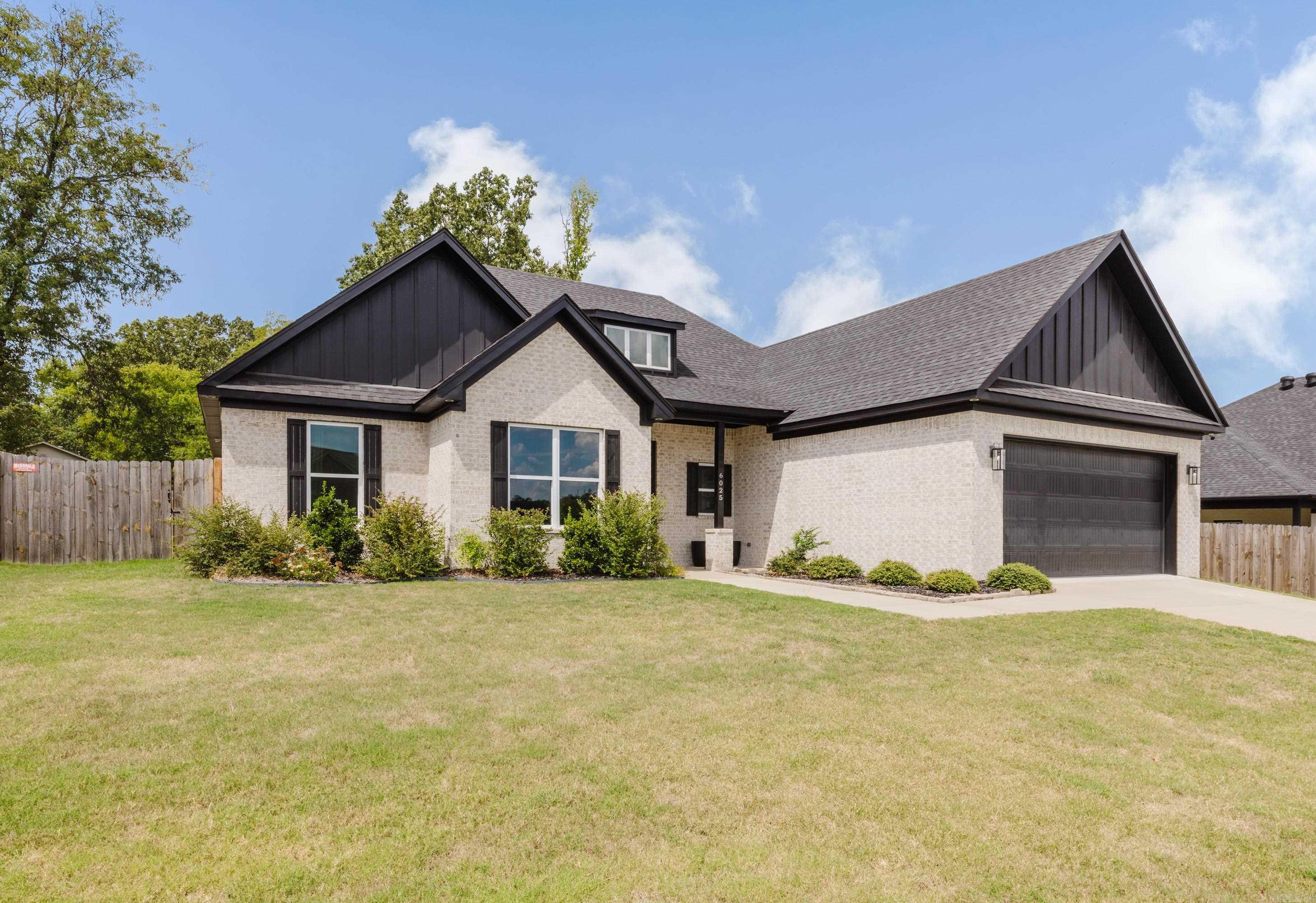 6025 Coral Ridge Drive Property Photo 2
