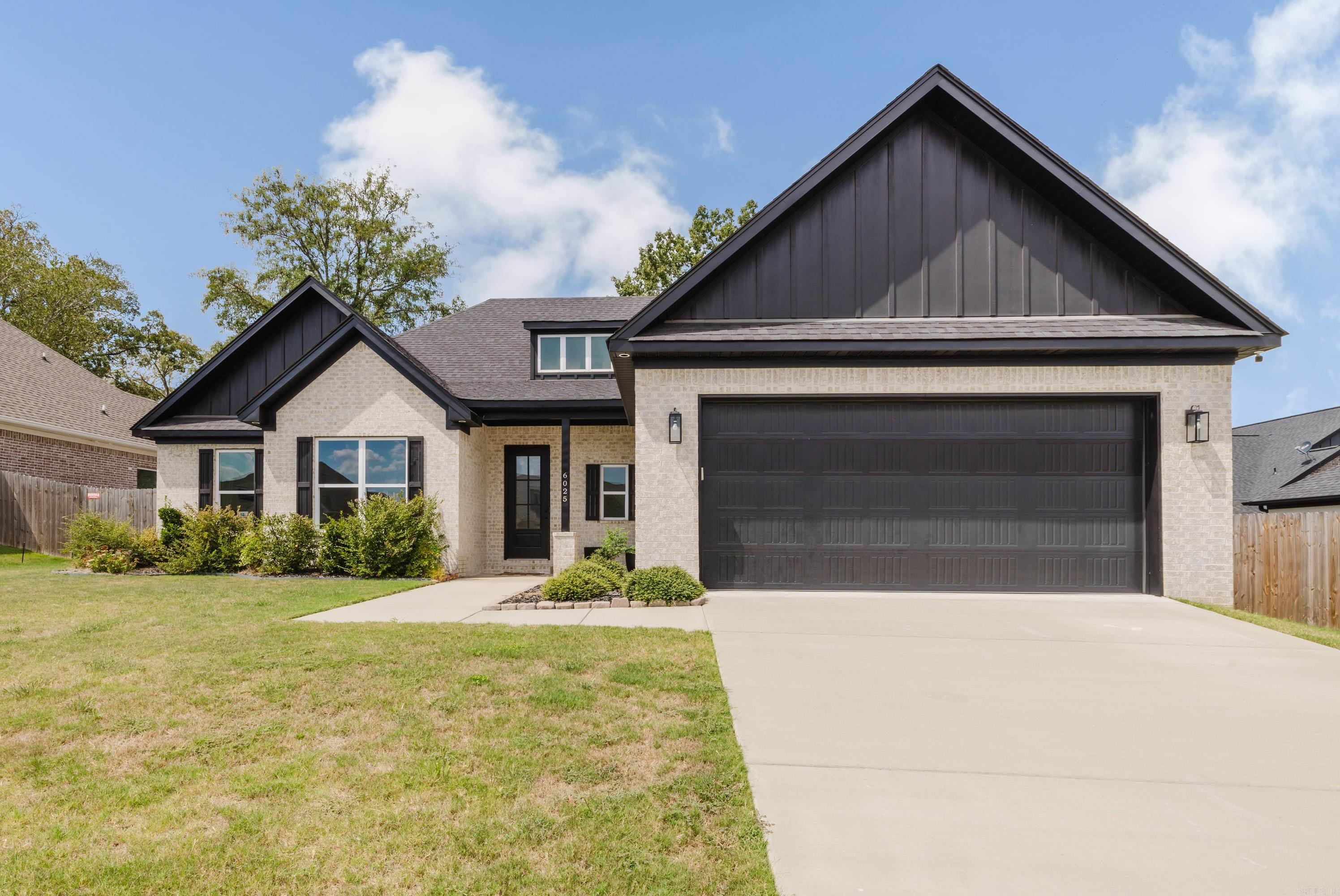 6025 Coral Ridge Drive Property Photo 3
