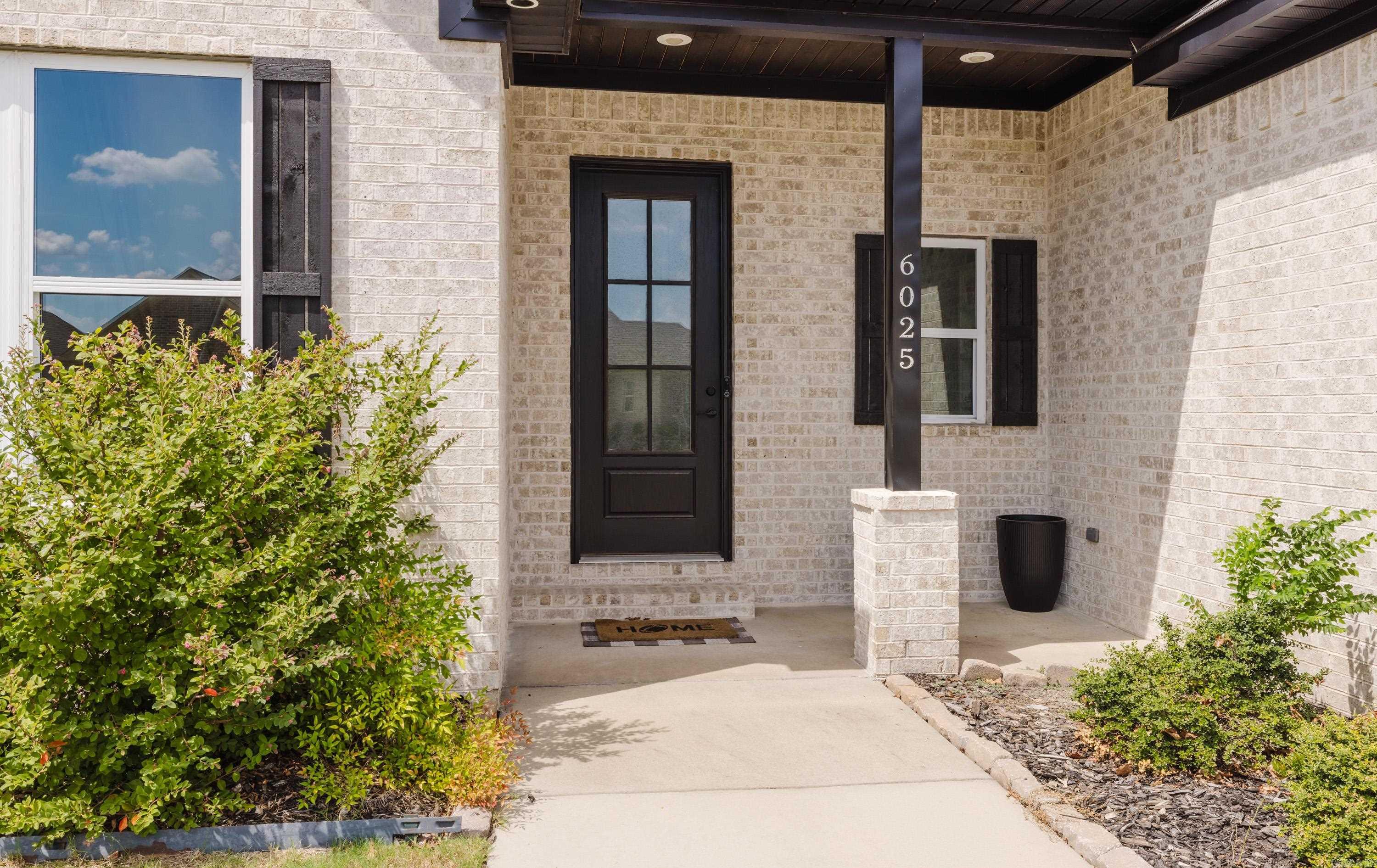 6025 Coral Ridge Drive Property Photo 4