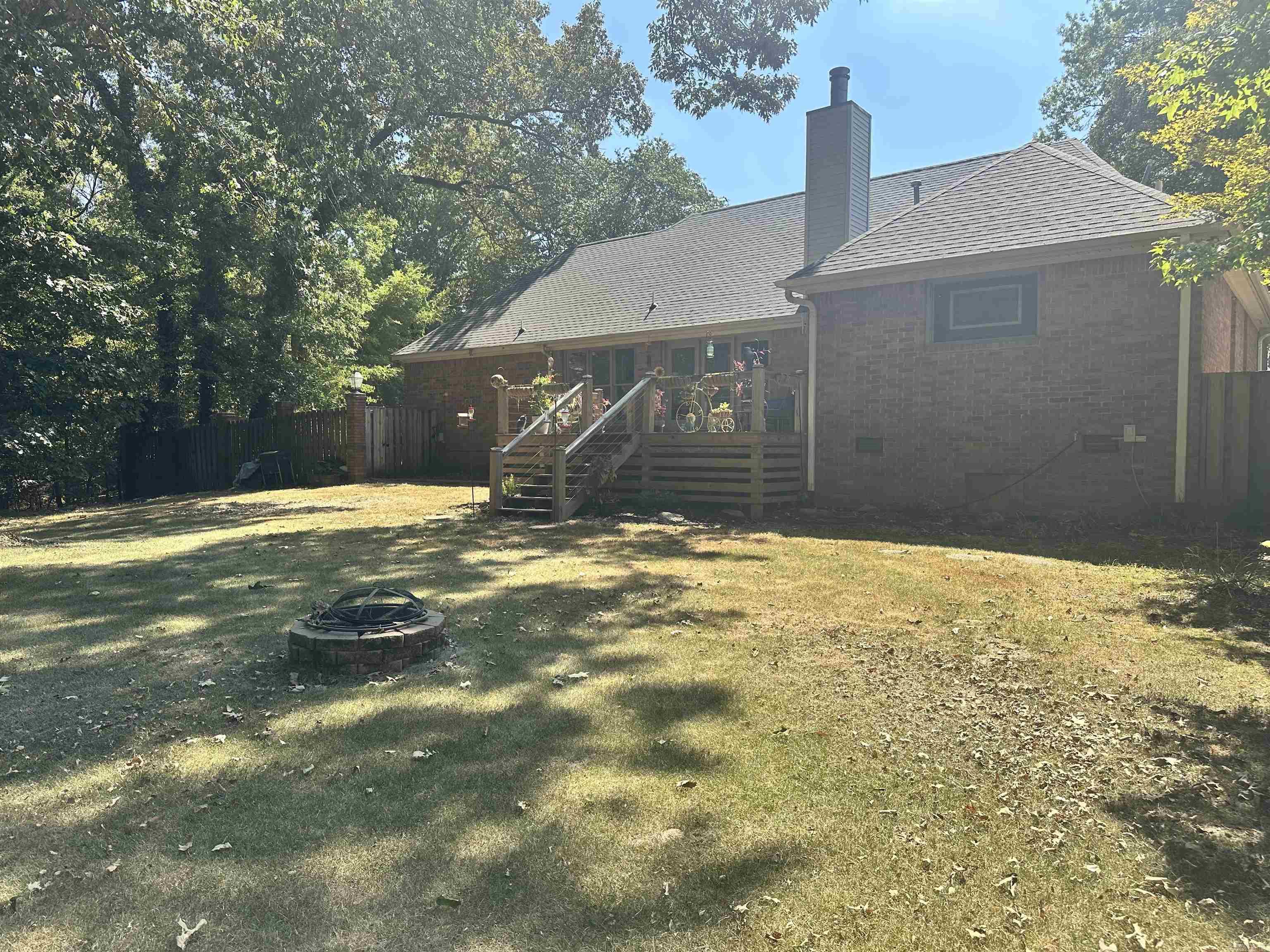 1887 Montrose Drive Property Photo 7