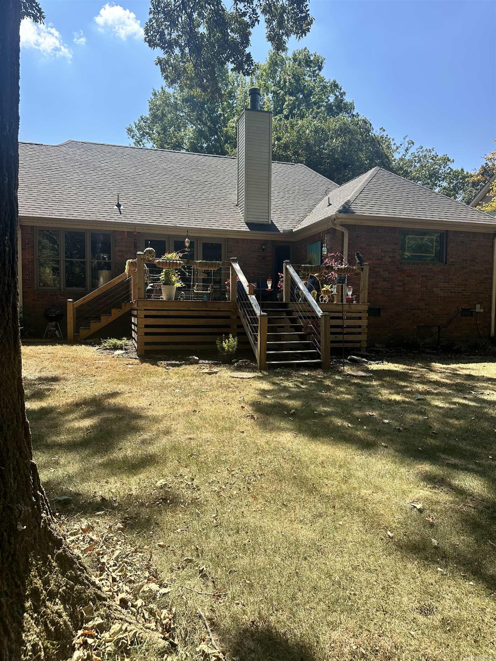 1887 Montrose Drive Property Photo 8