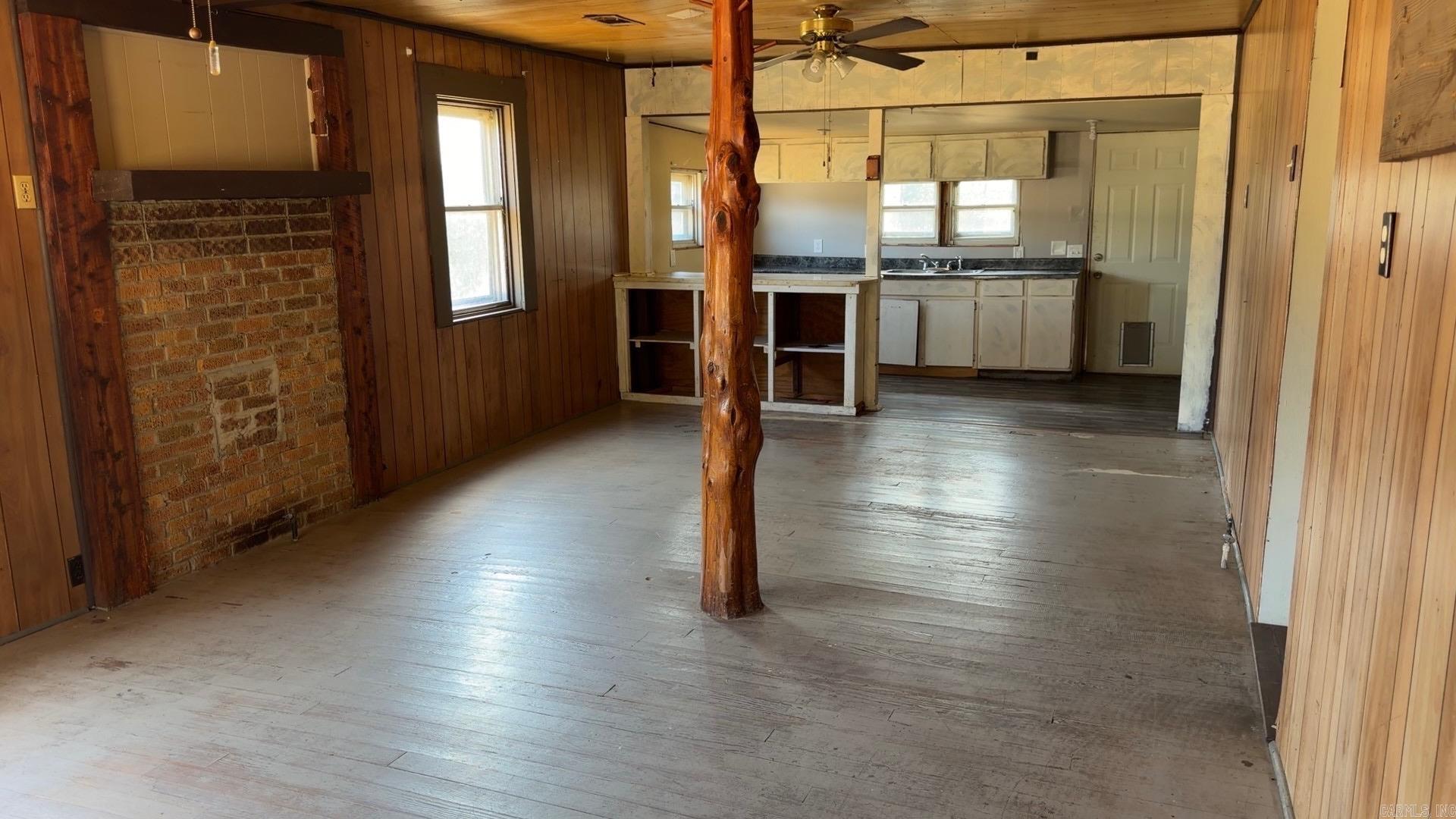 930 N Highway 1 Property Photo 2