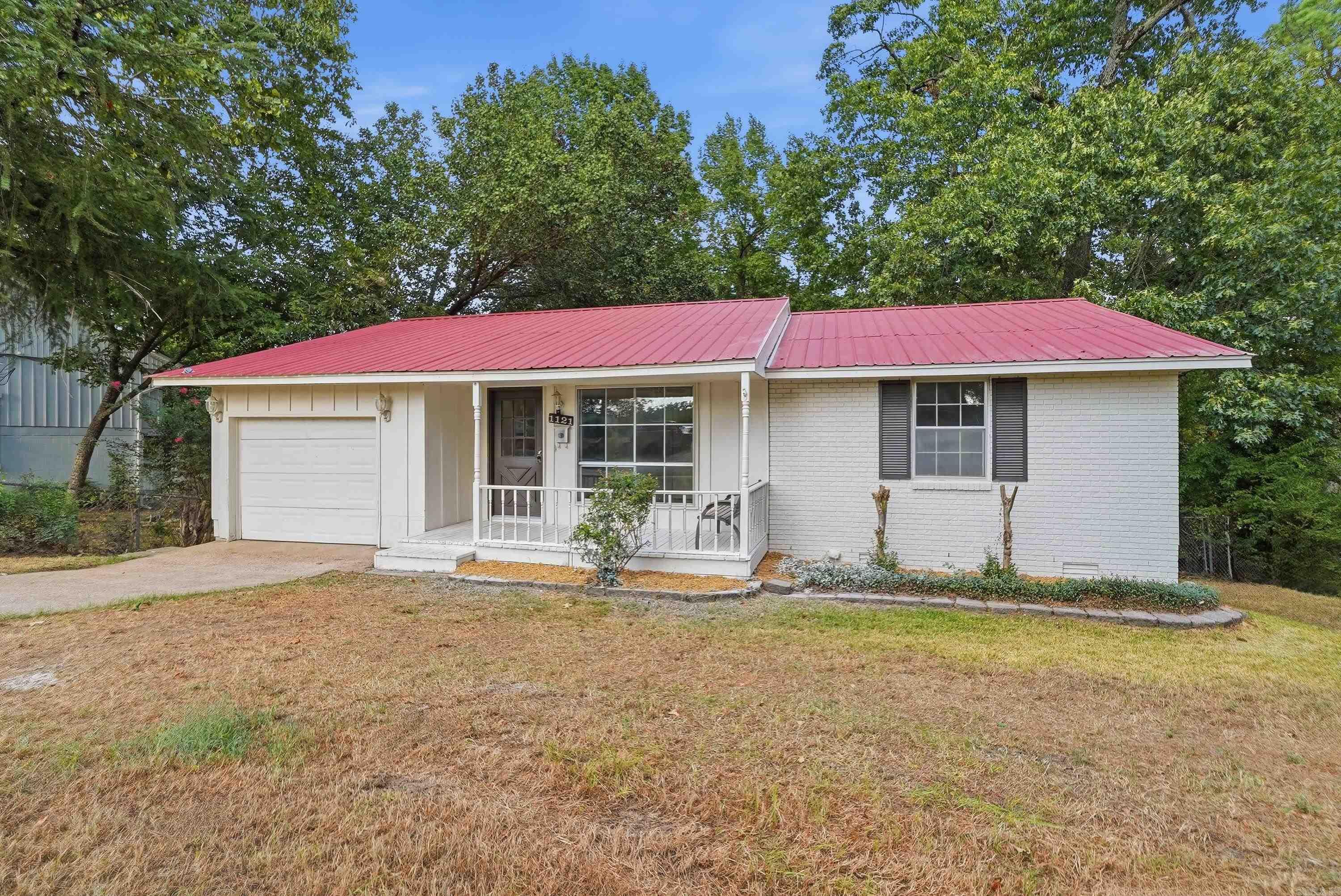 1121 Scenic Way Property Photo 2