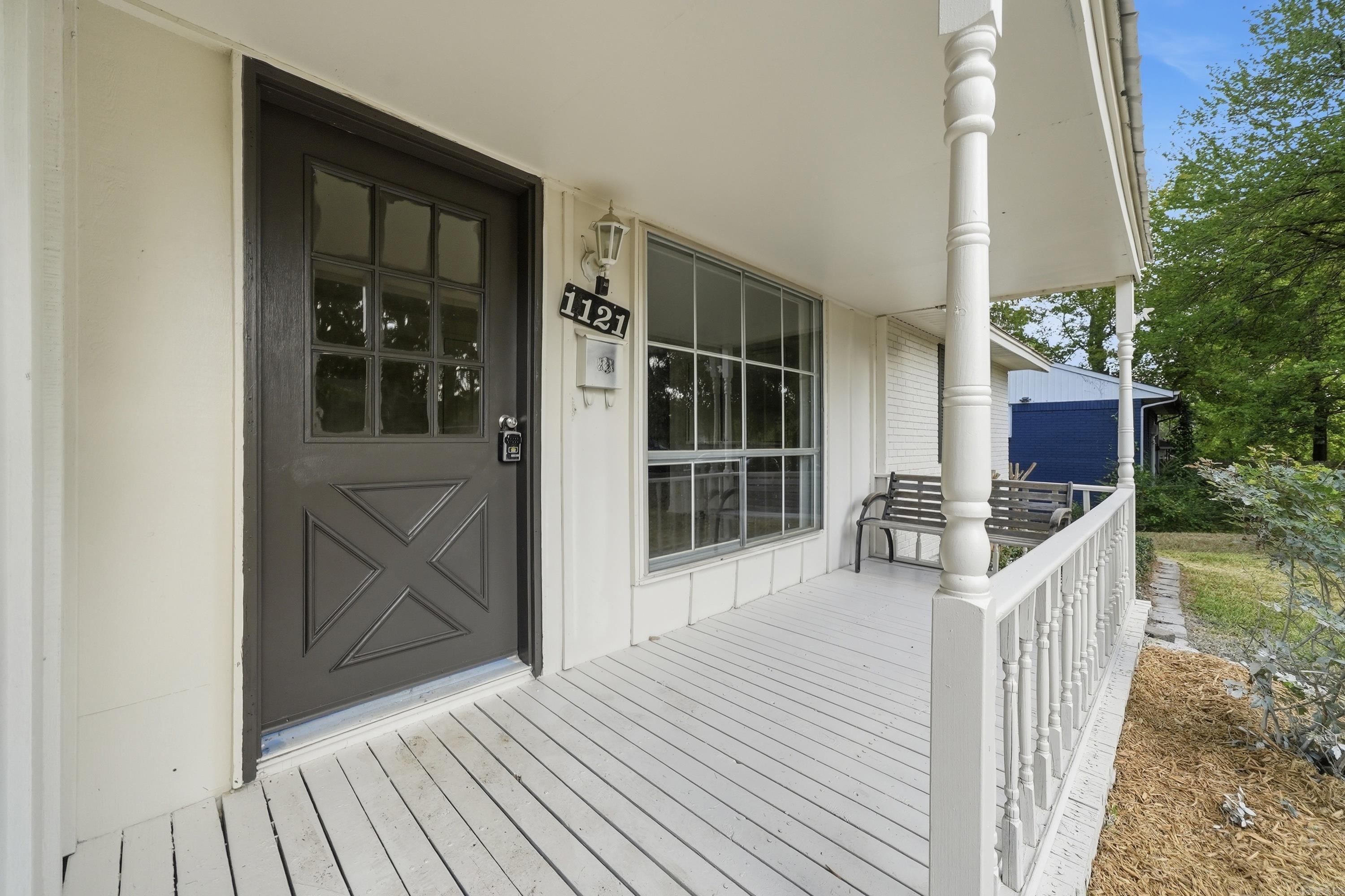 1121 Scenic Way Property Photo 4