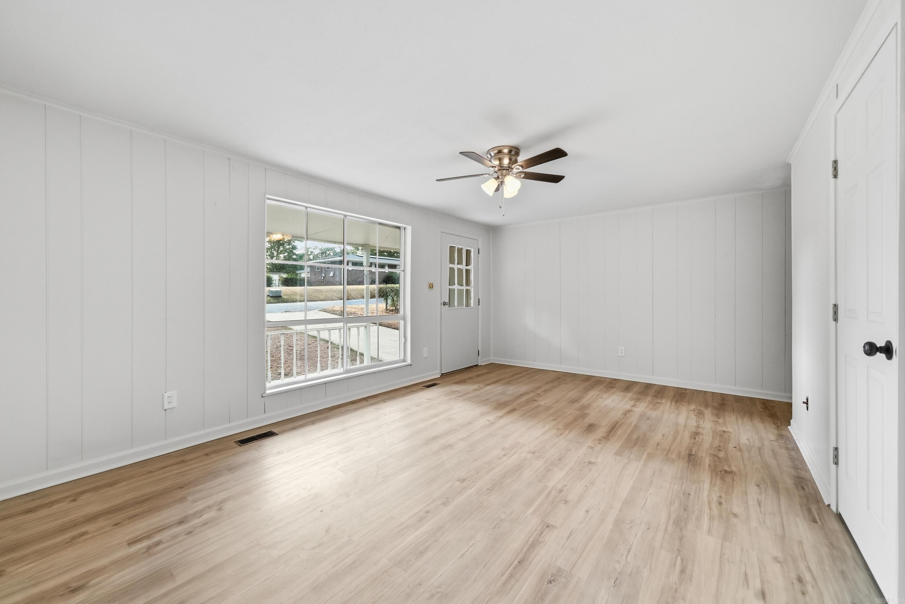 1121 Scenic Way Property Photo 7