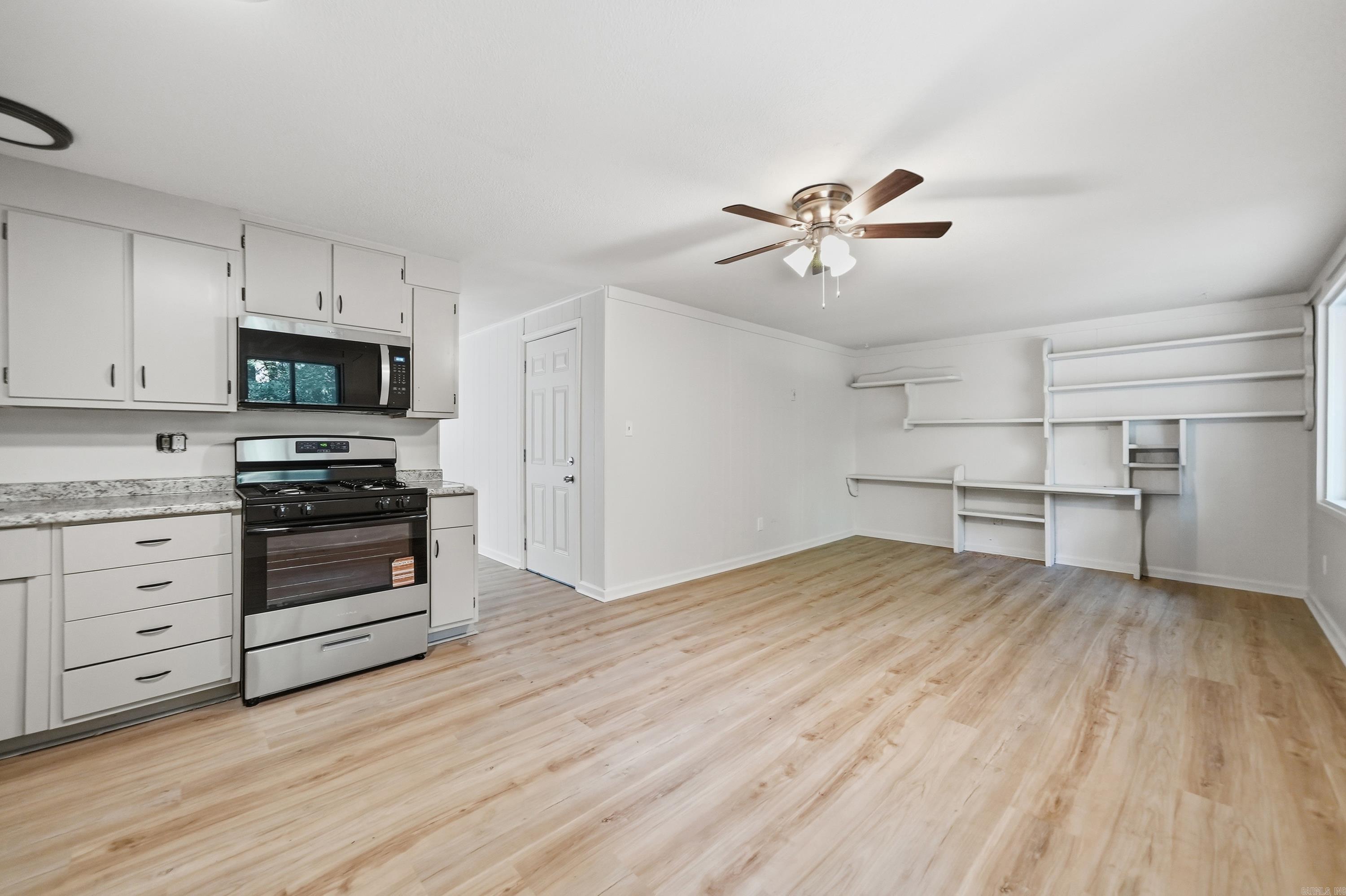 1121 Scenic Way Property Photo 8