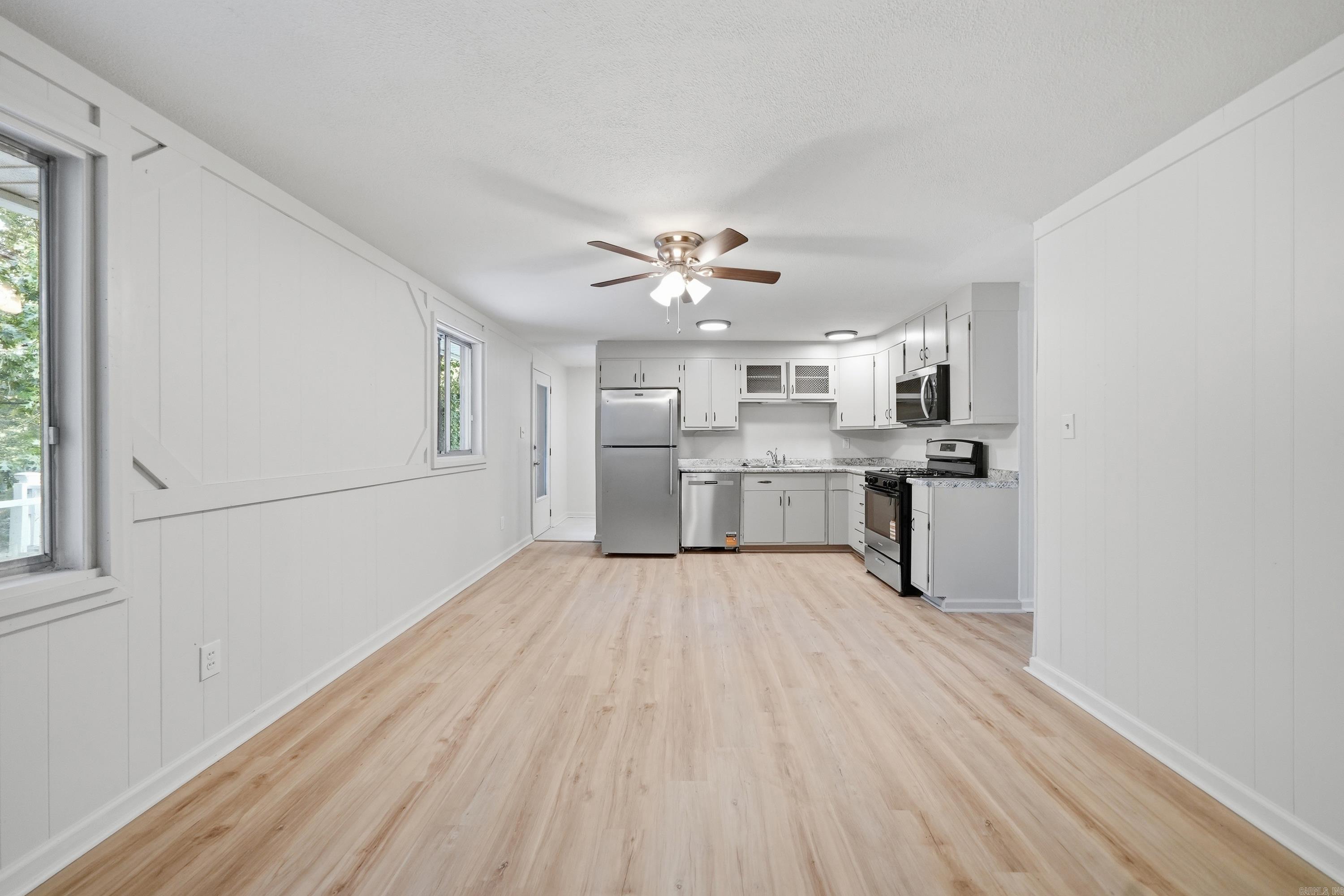 1121 Scenic Way Property Photo 9