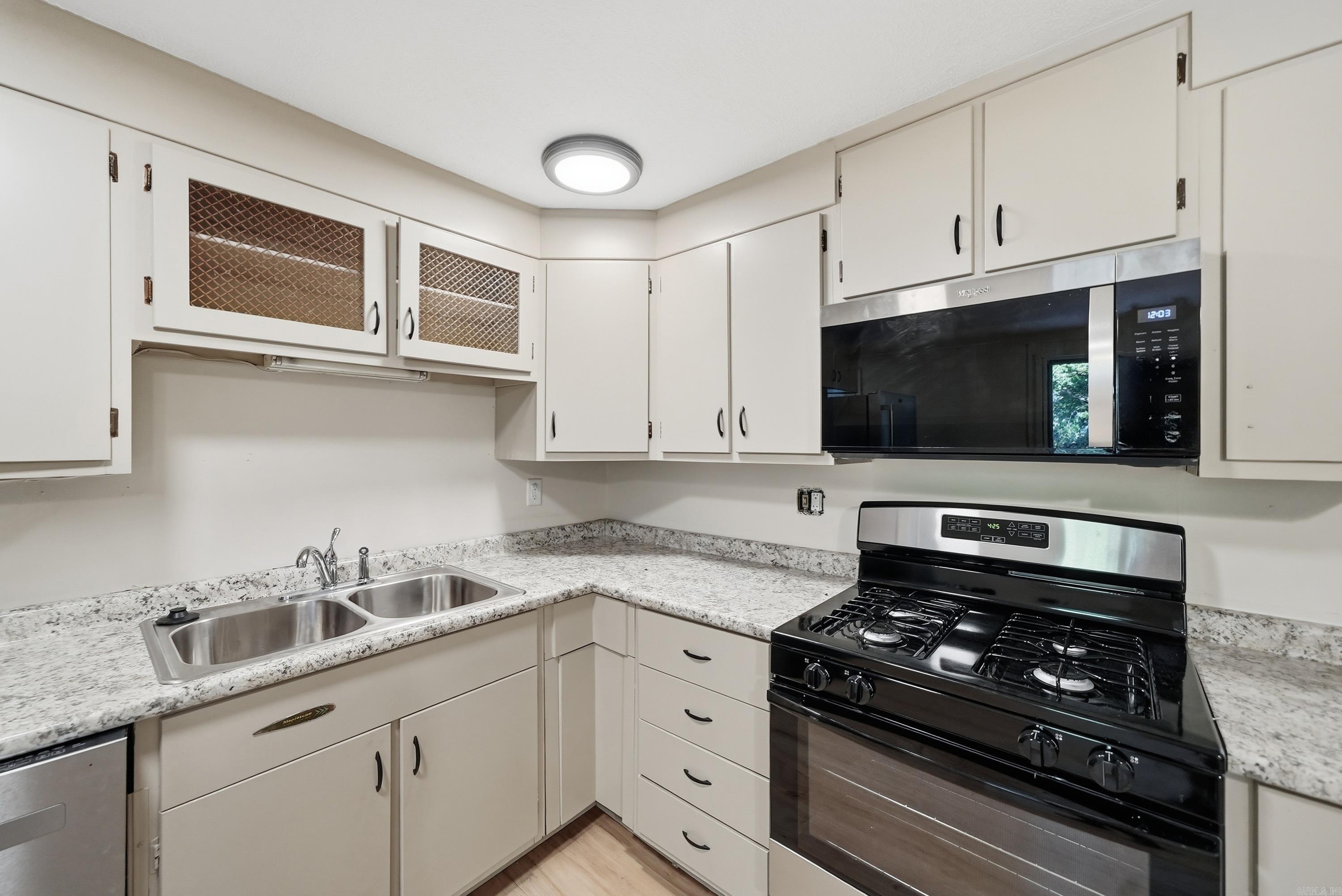 1121 Scenic Way Property Photo 11