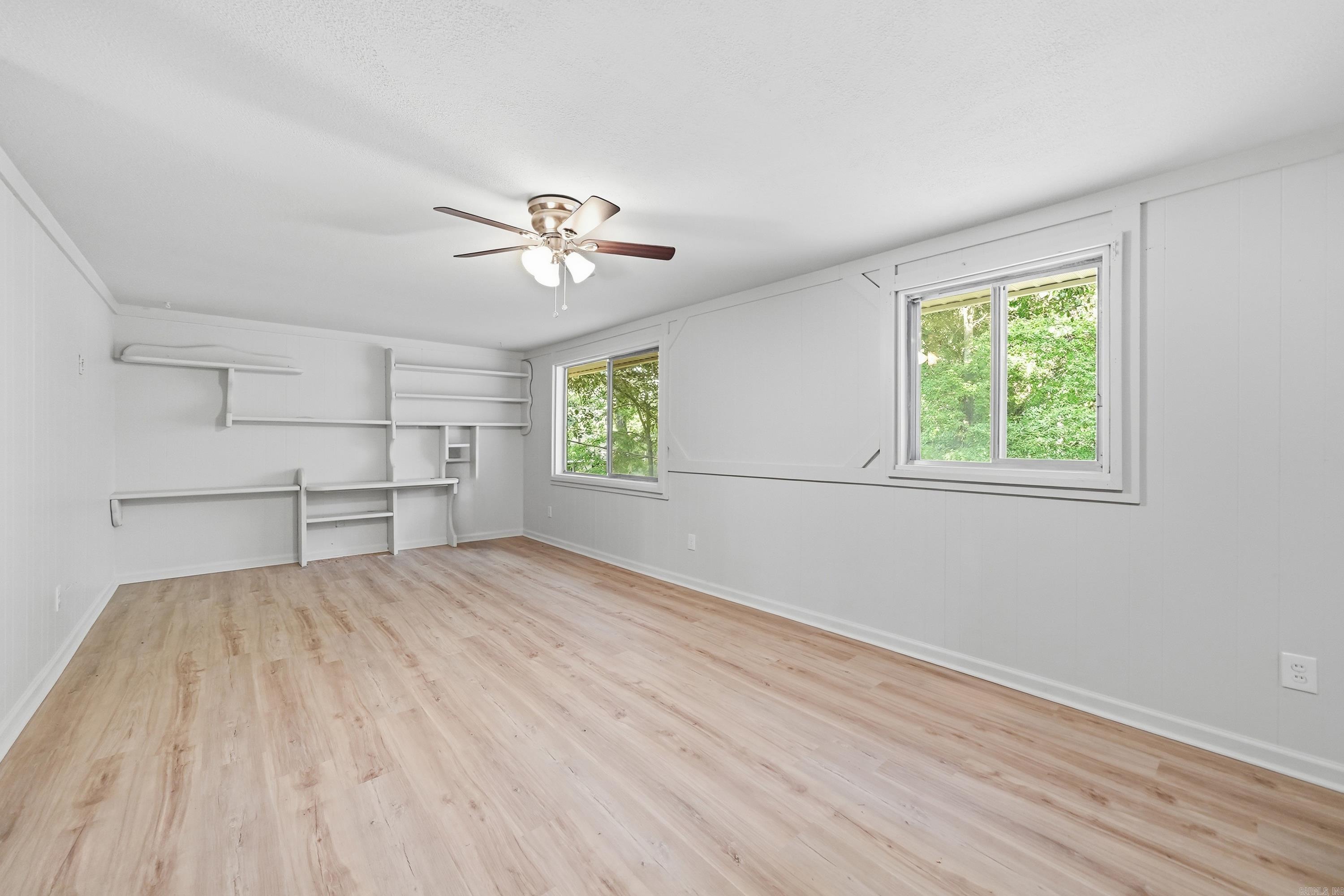 1121 Scenic Way Property Photo 13