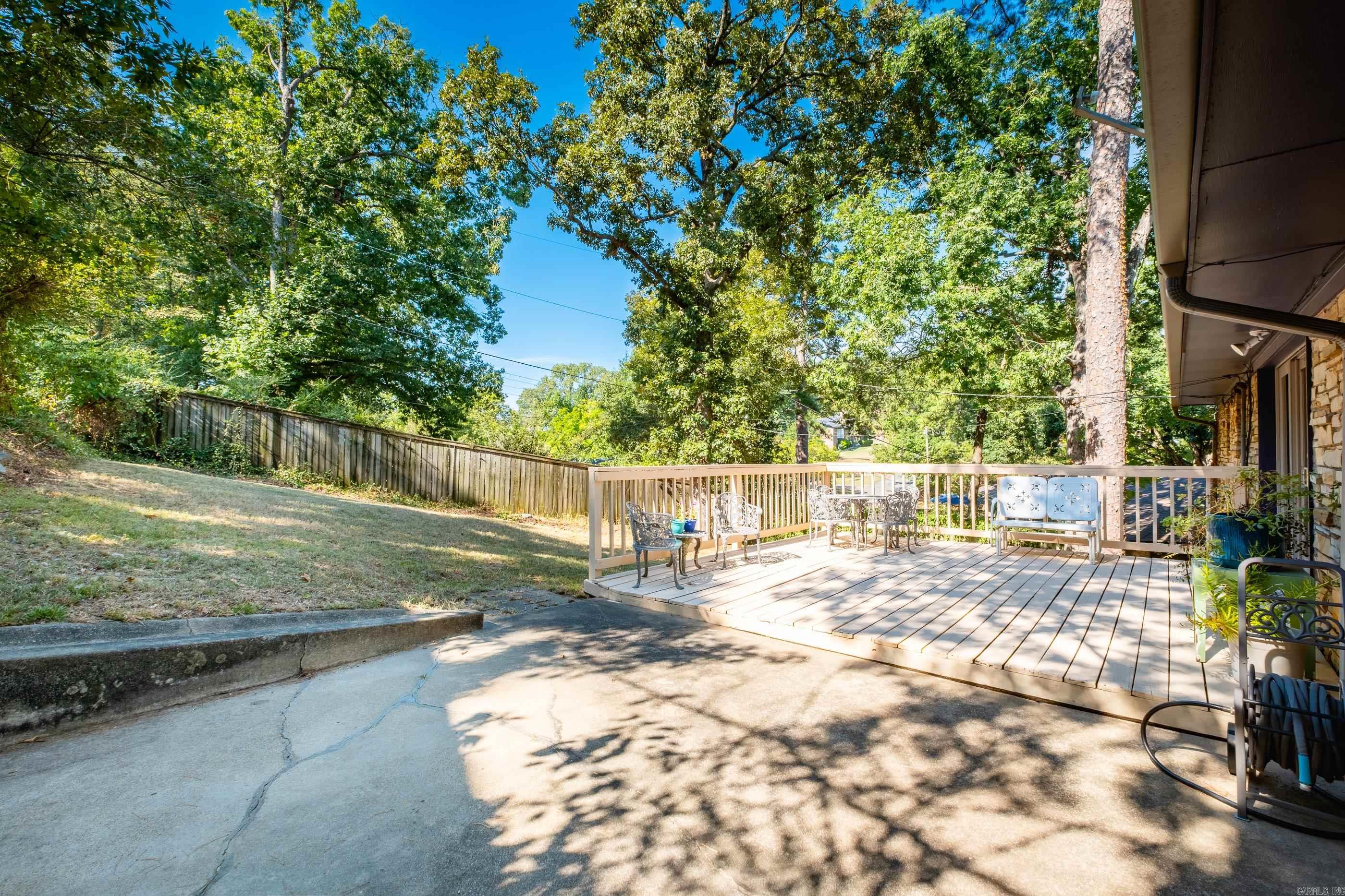 416 Del Rio Property Photo 38