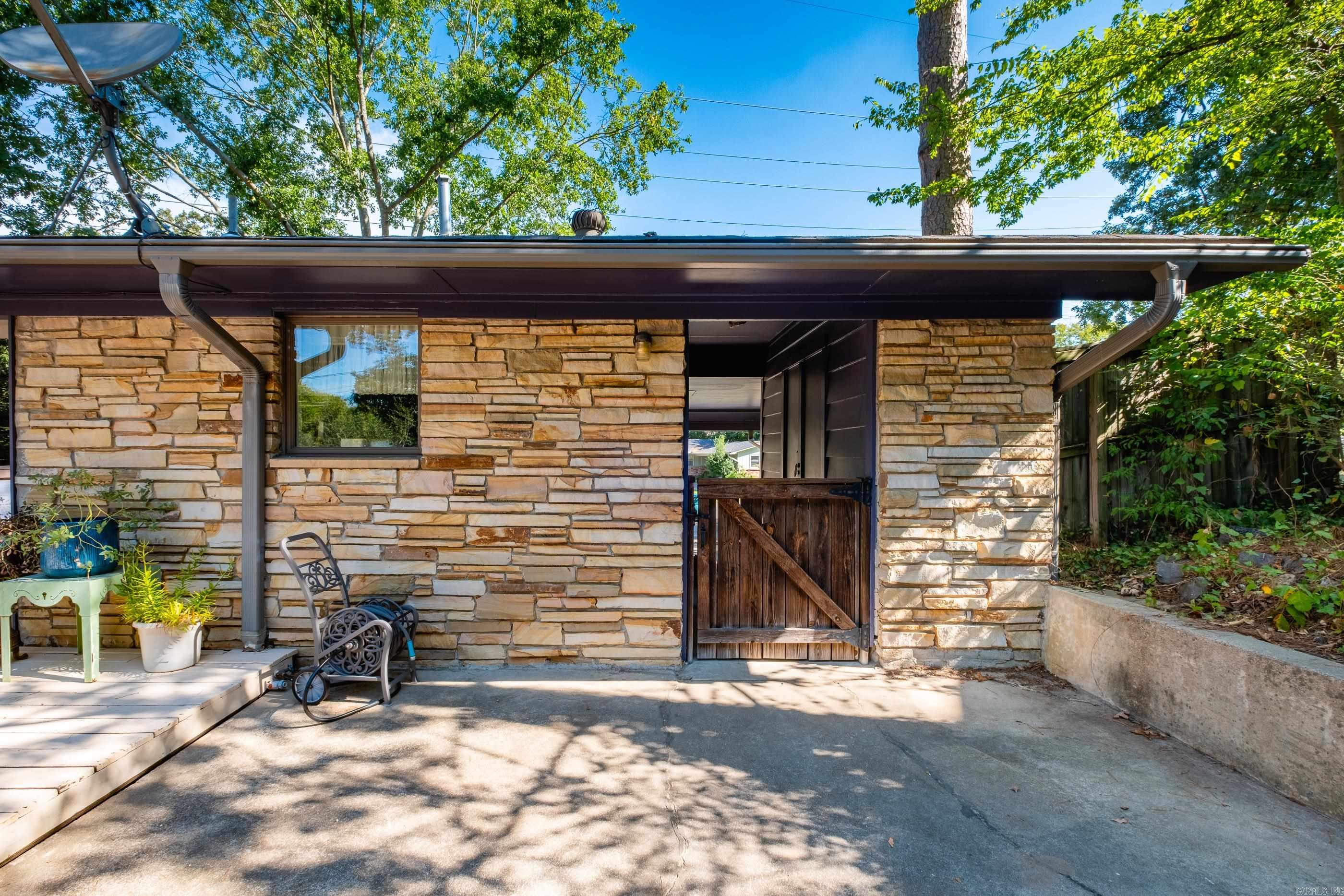 416 Del Rio Property Photo 39