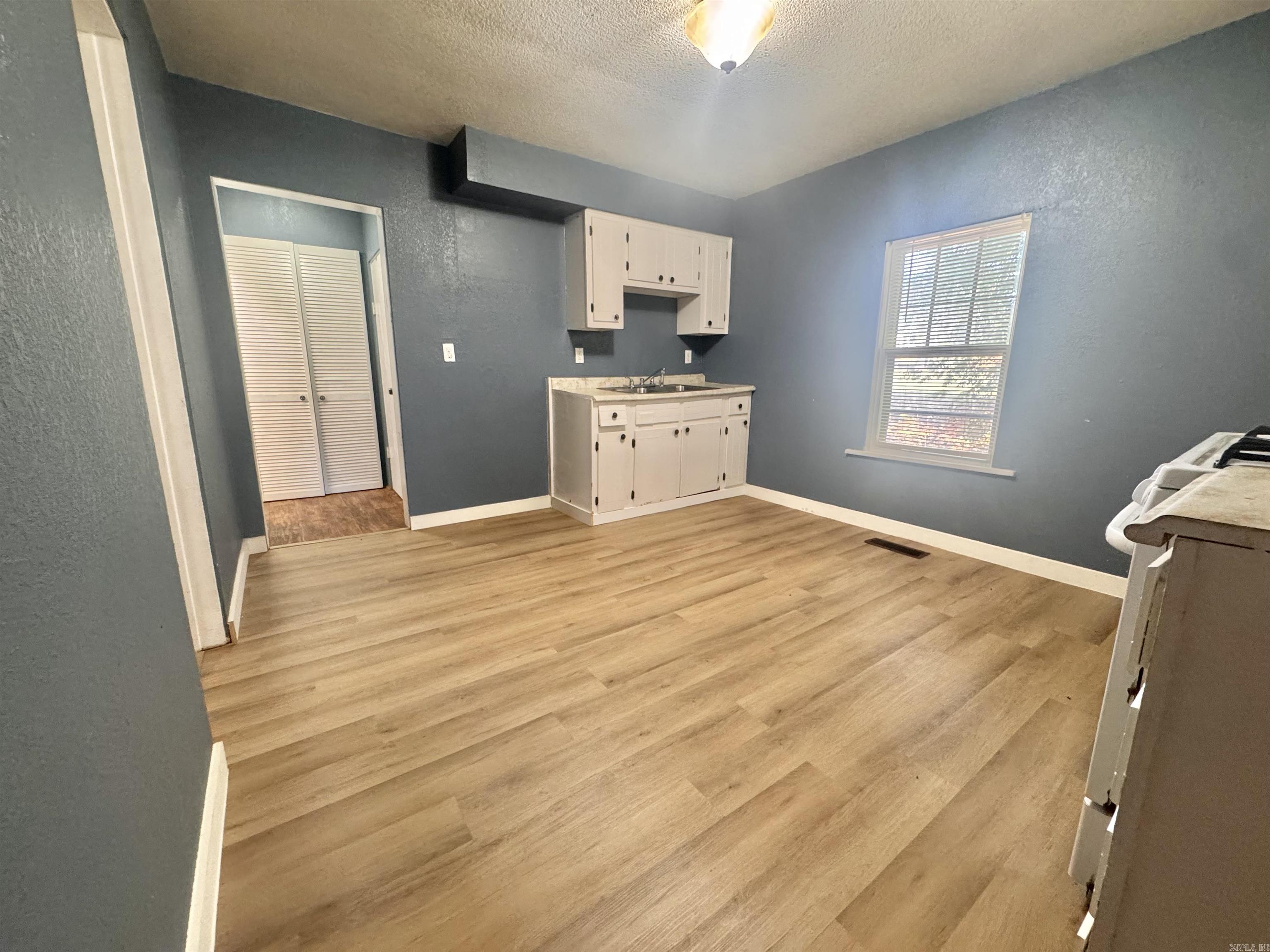 207 N Spring Street Property Photo 5