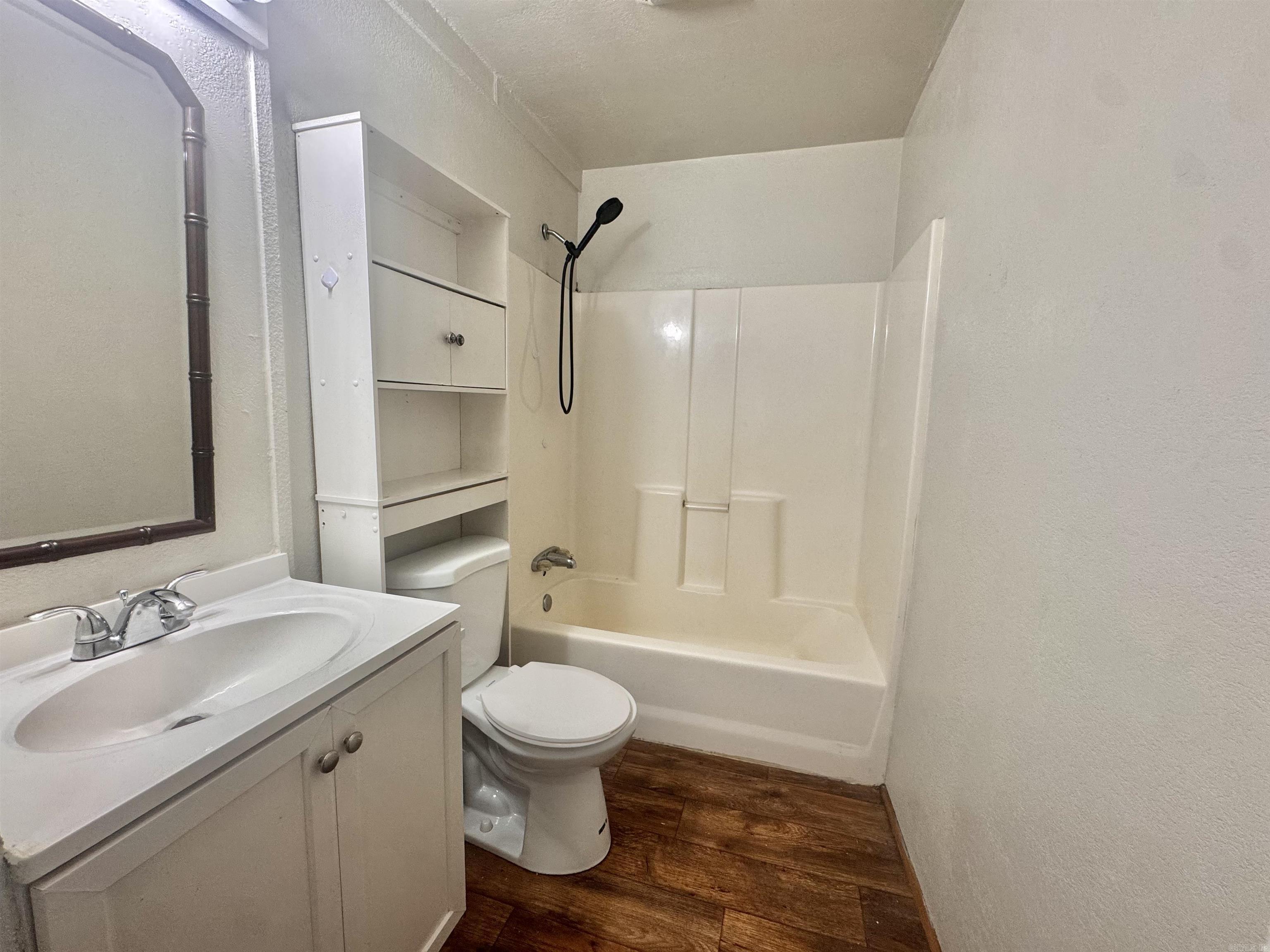 207 N Spring Street Property Photo 7