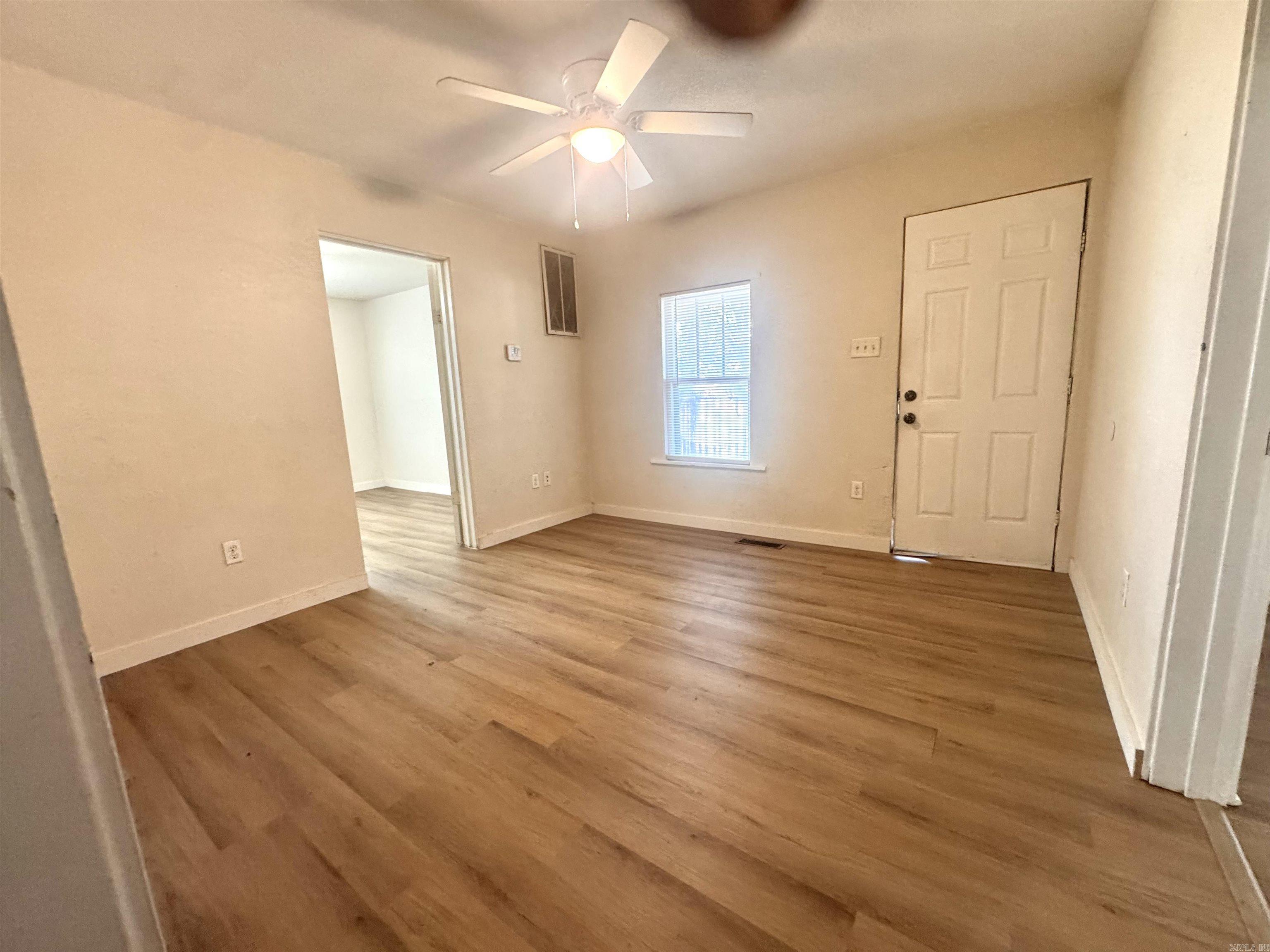 207 N Spring Street Property Photo 9