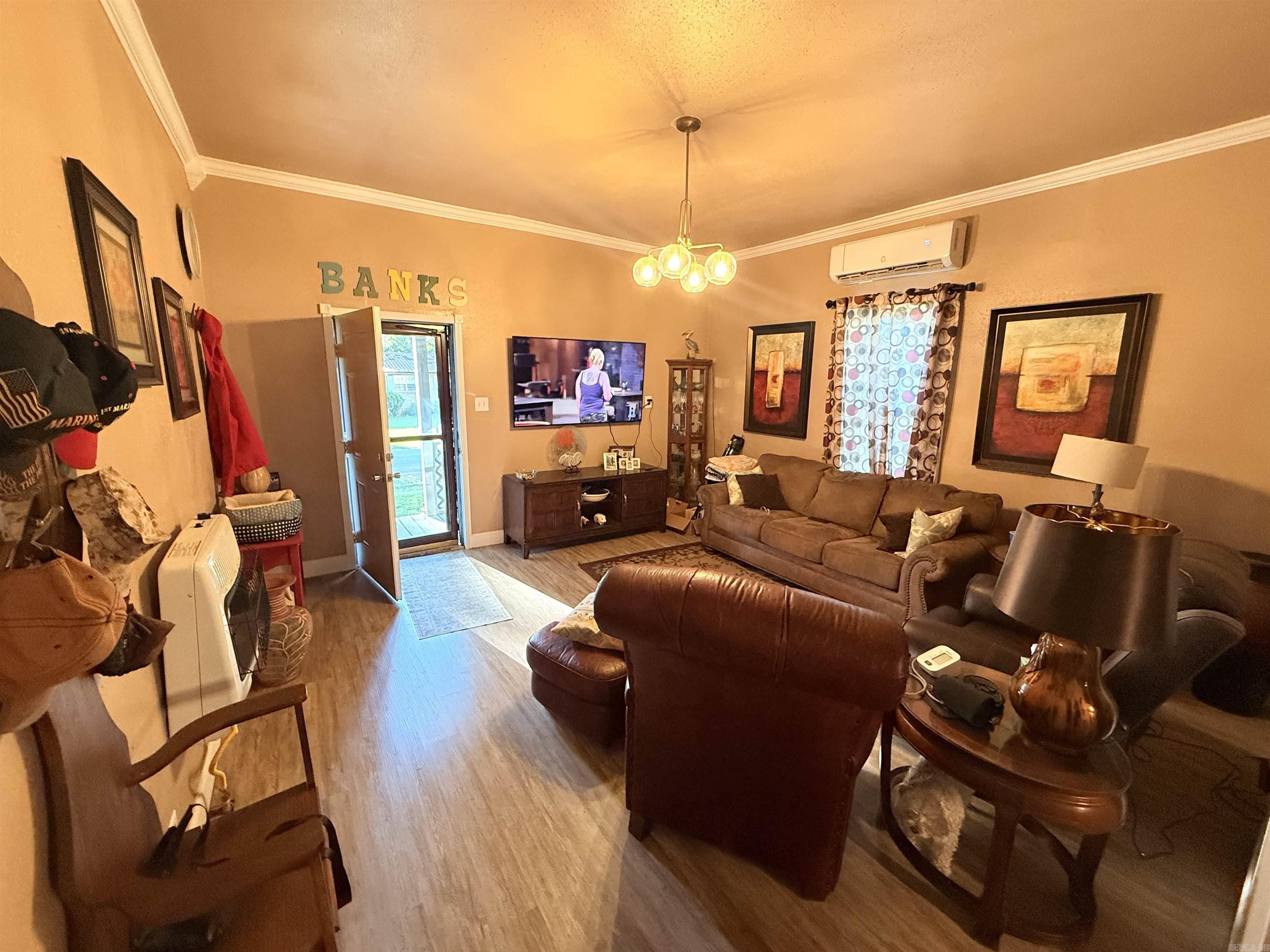 333 S Pine Street Property Photo 4