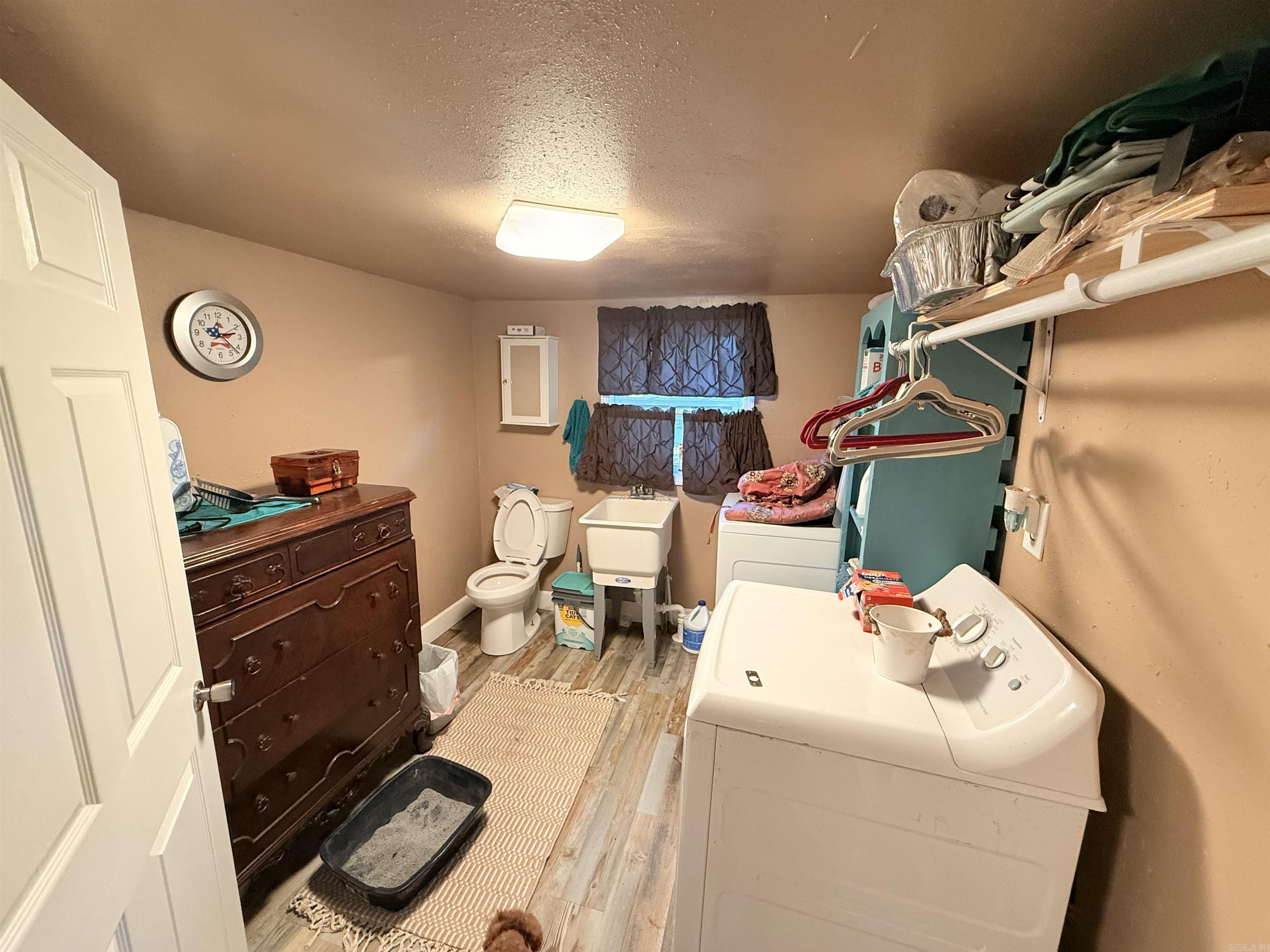 333 S Pine Street Property Photo 9