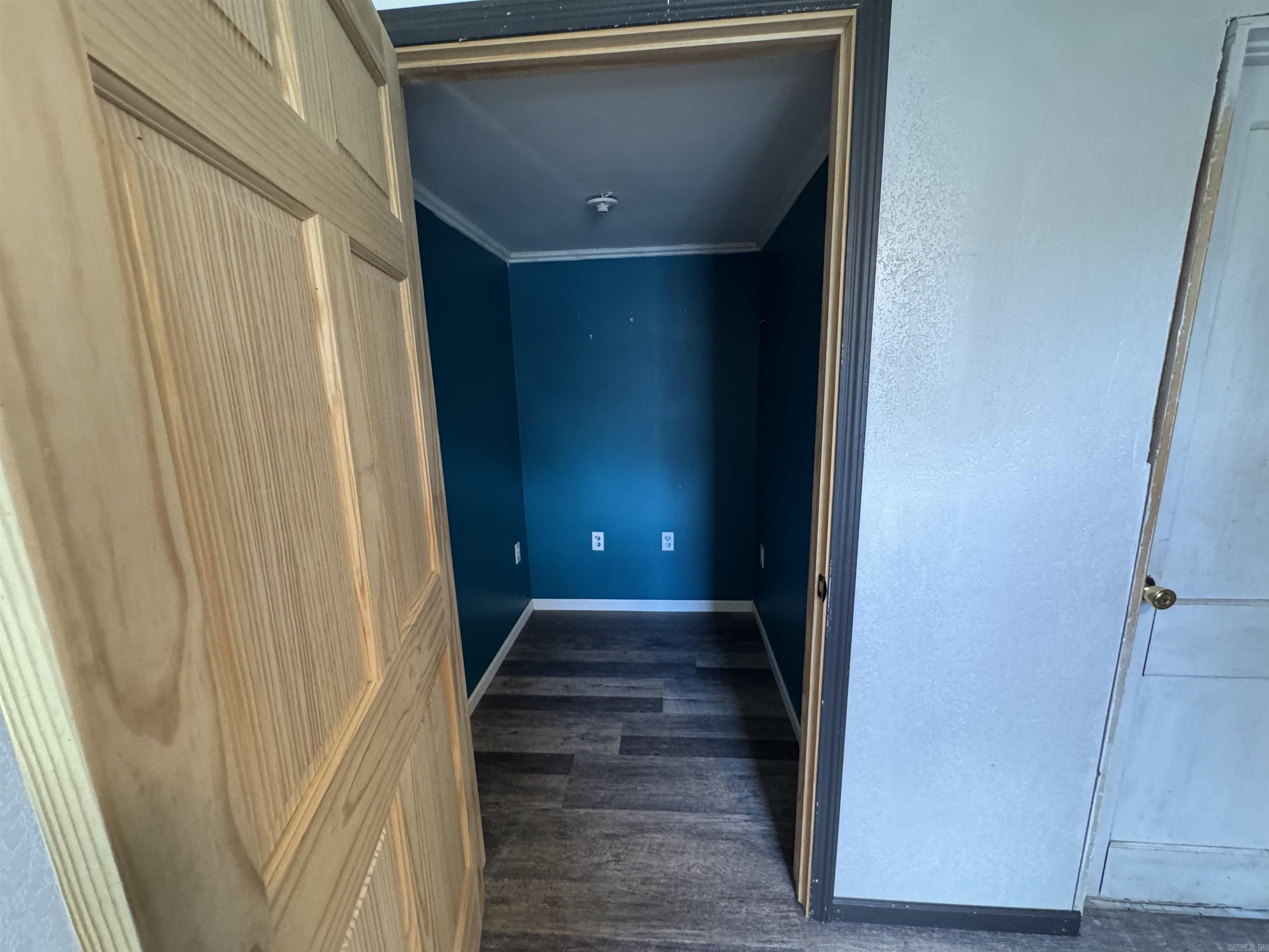 487 S Garfield Avenue Property Photo 16