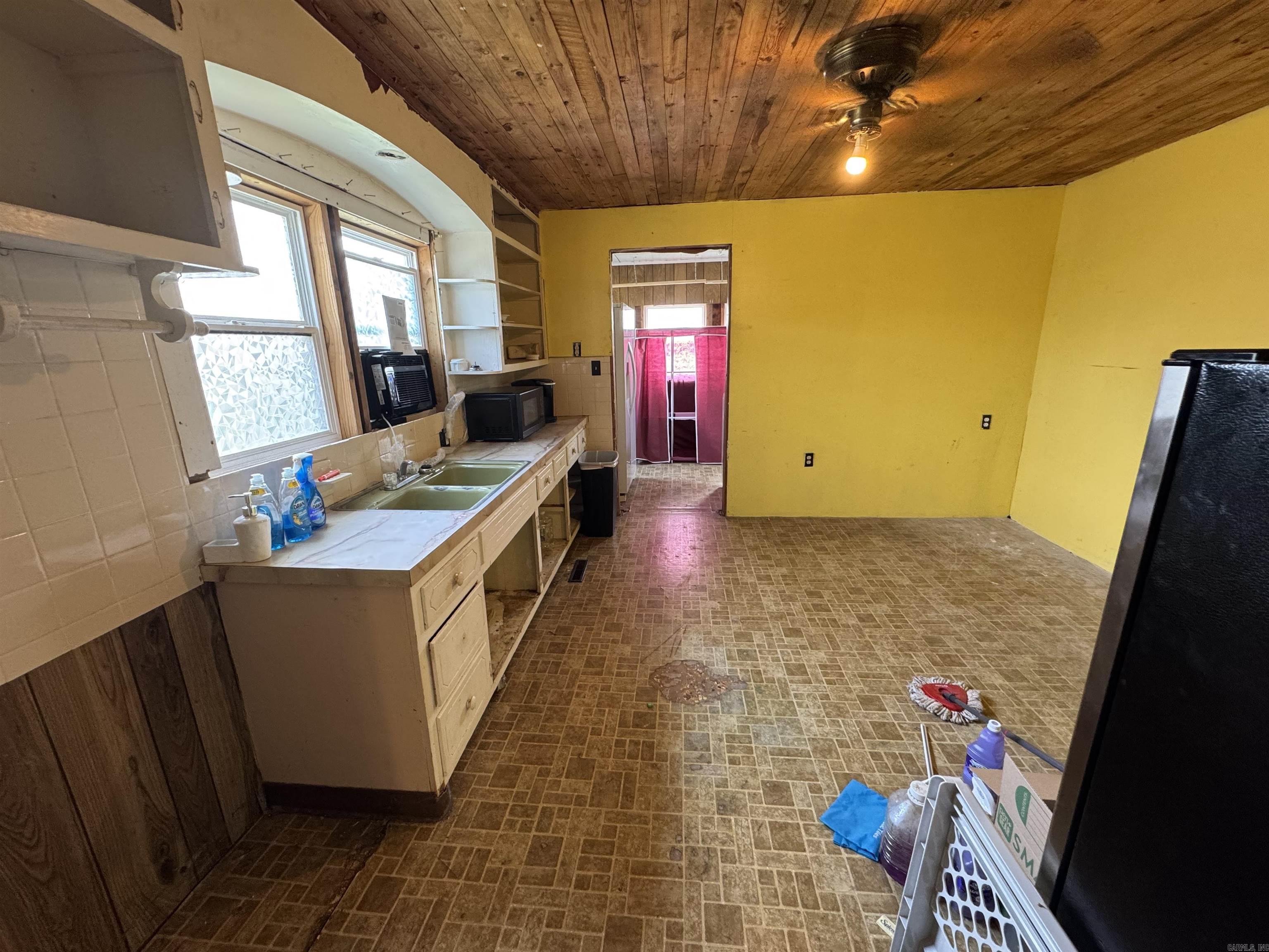 487 S Garfield Avenue Property Photo 31