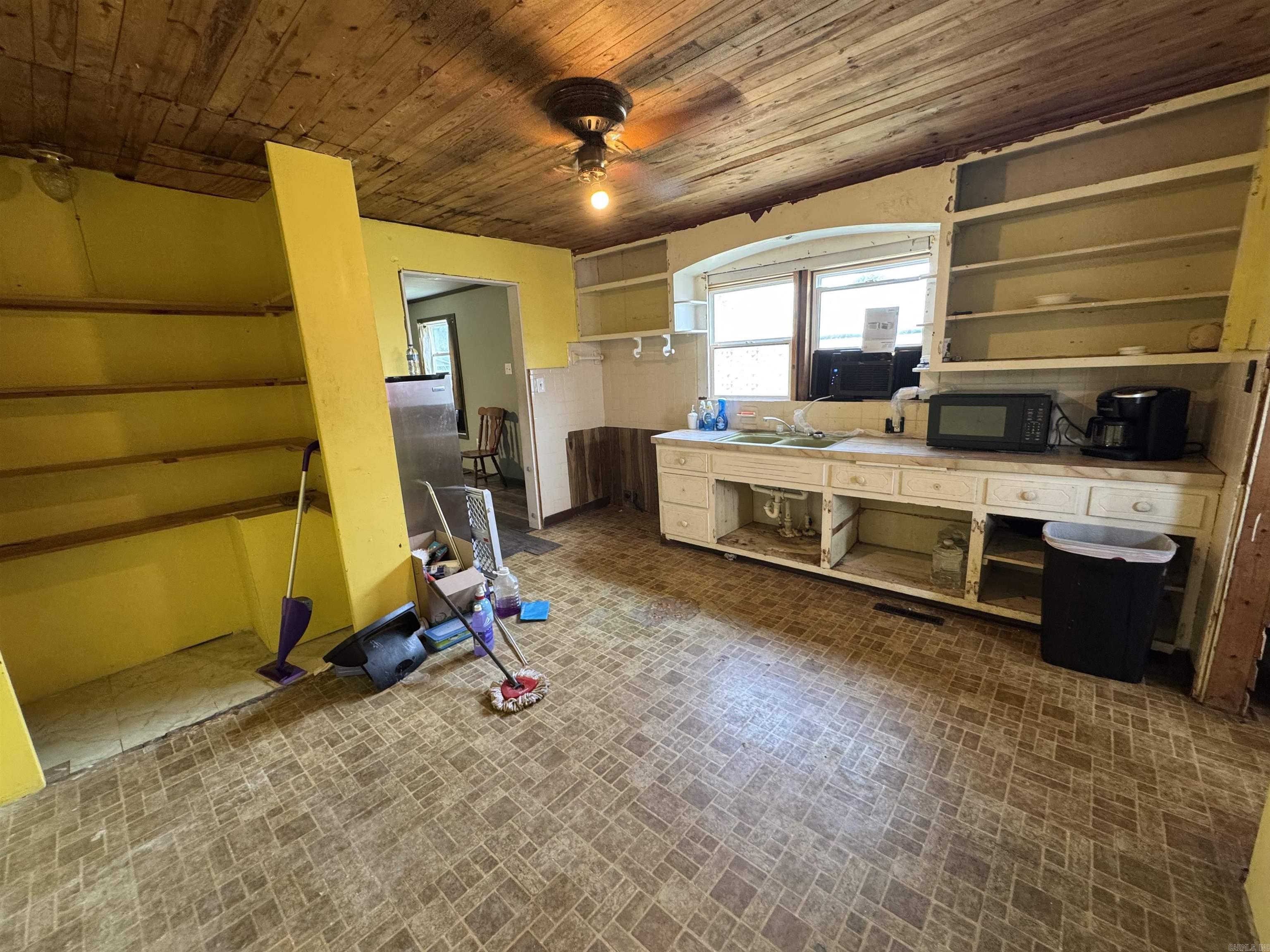 487 S Garfield Avenue Property Photo 32
